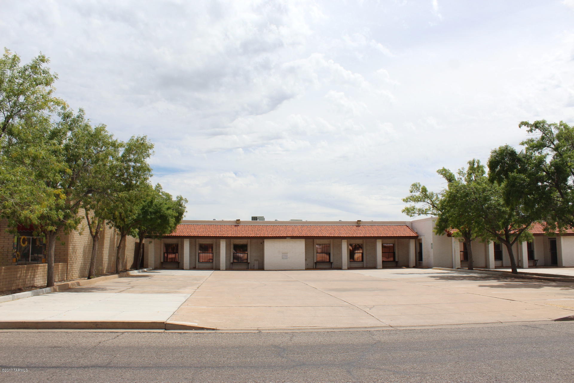 Attractive 6,000 sq ft offices, completely built-out, ready for occupancy. Can be sub-divided if necessary. Gas heat and refrigerated air condx. can be split into two 3,000 sq ft areas with own bathrooms. Office is Walking distance to restaurants, day care and a fitness center. Owner will carry w 20% down at 4% interest. 20-year term with a 5-year balloon payment!
