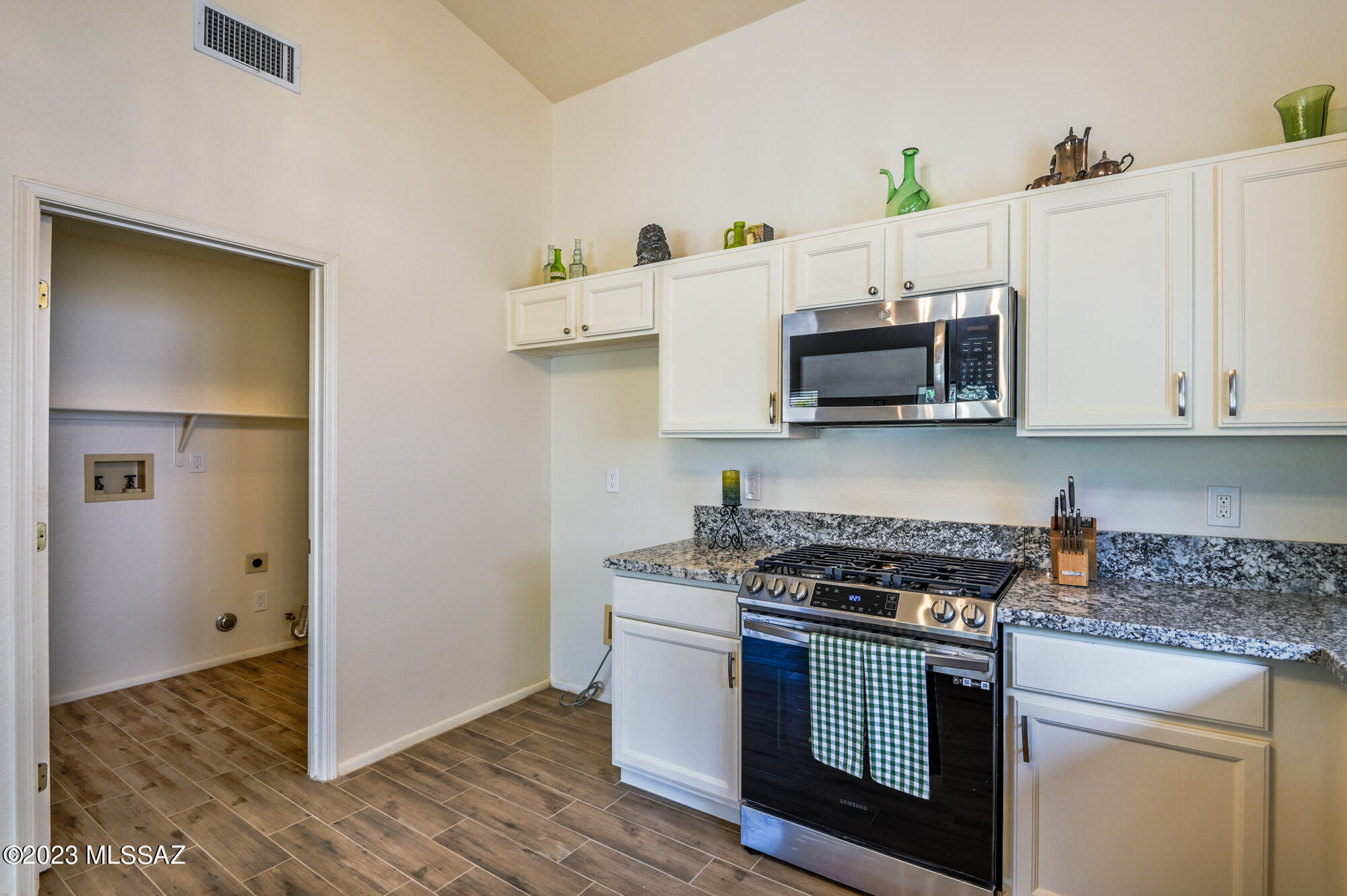 Elliott Homes At Rita Ranch (1-521) - Residential