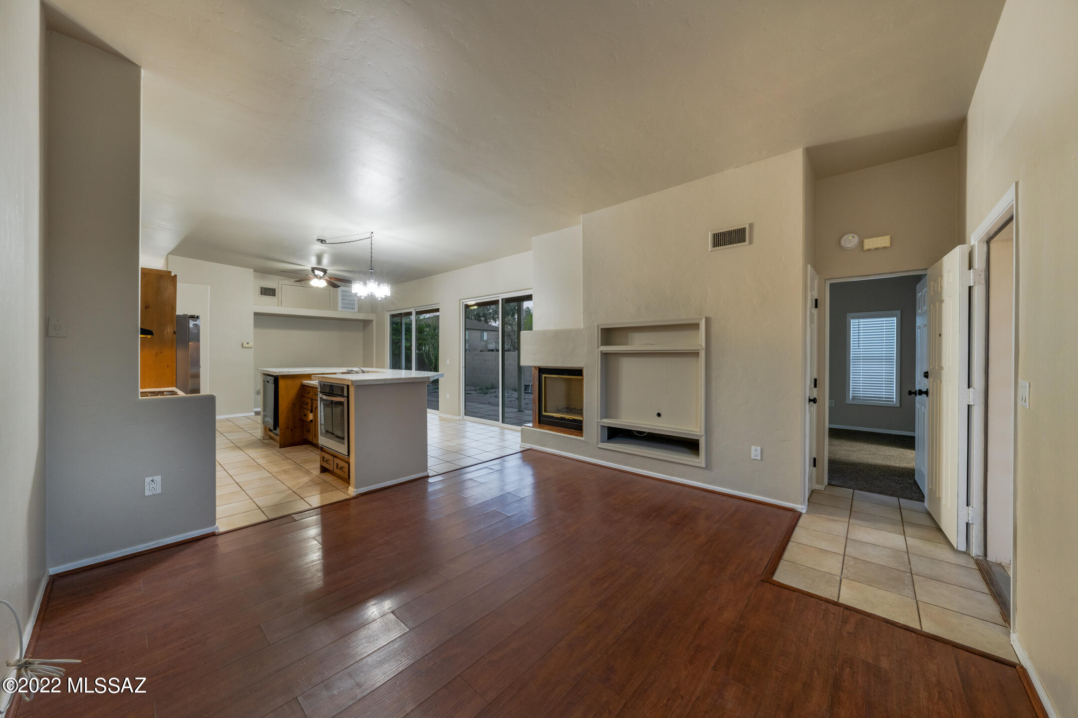 Las Montanas (1-56) - Residential