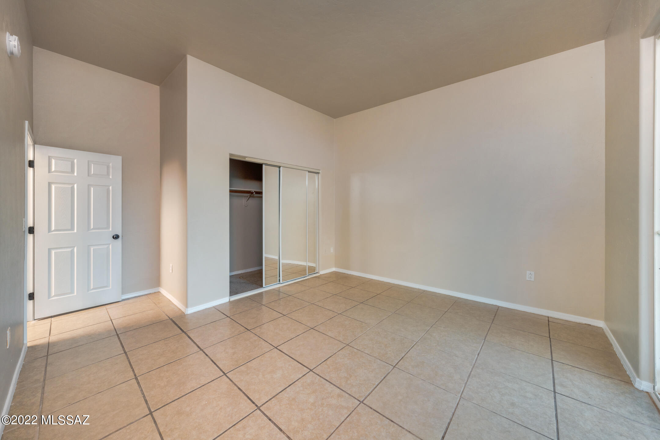 Las Montanas (1-56) - Residential