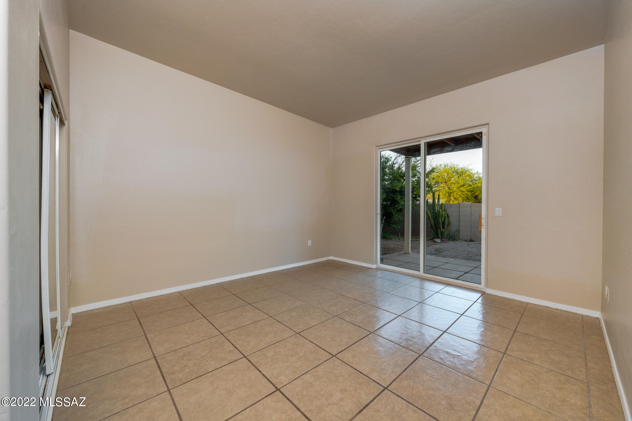Las Montanas (1-56) - Residential
