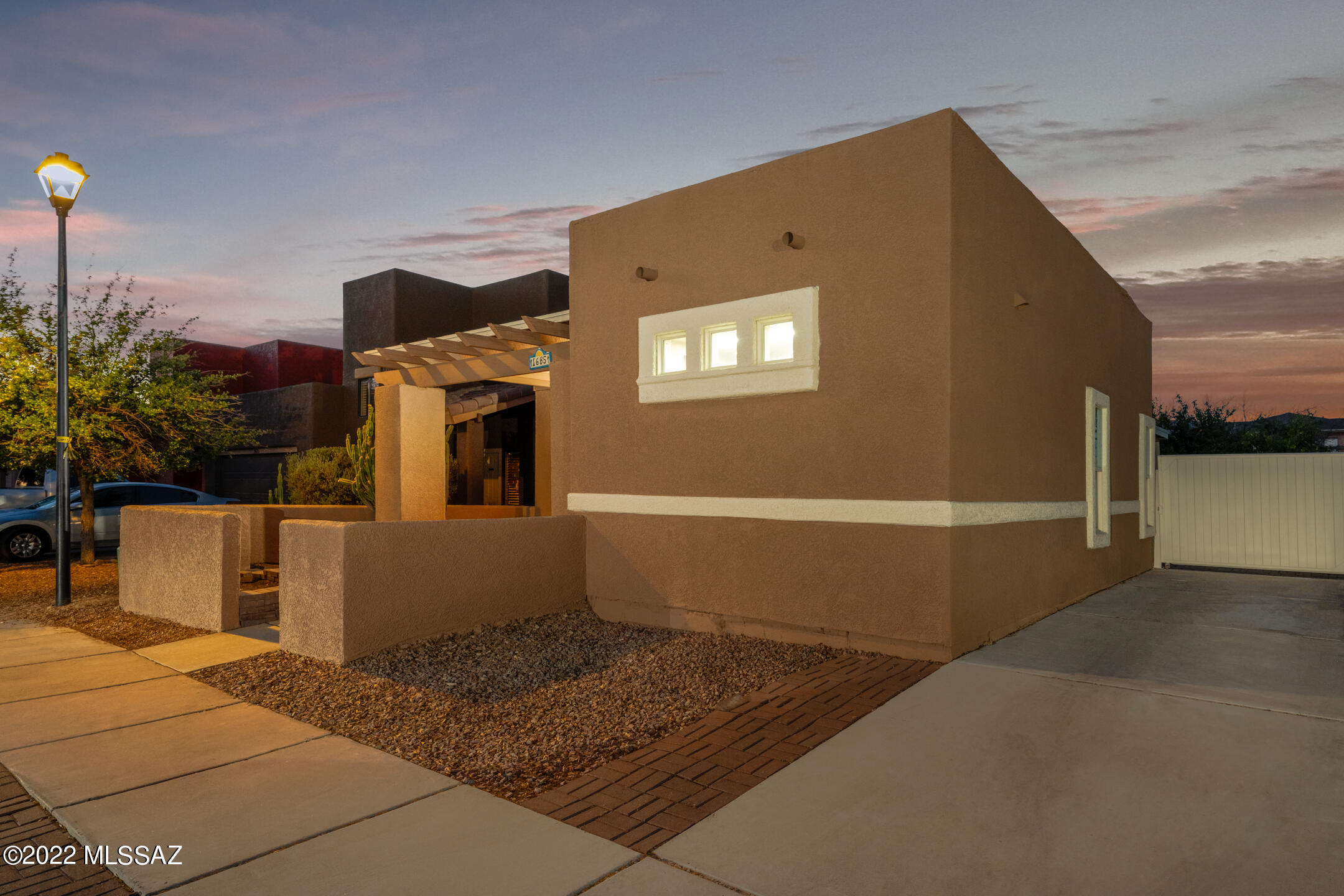 Las Montanas (1-56) - Residential