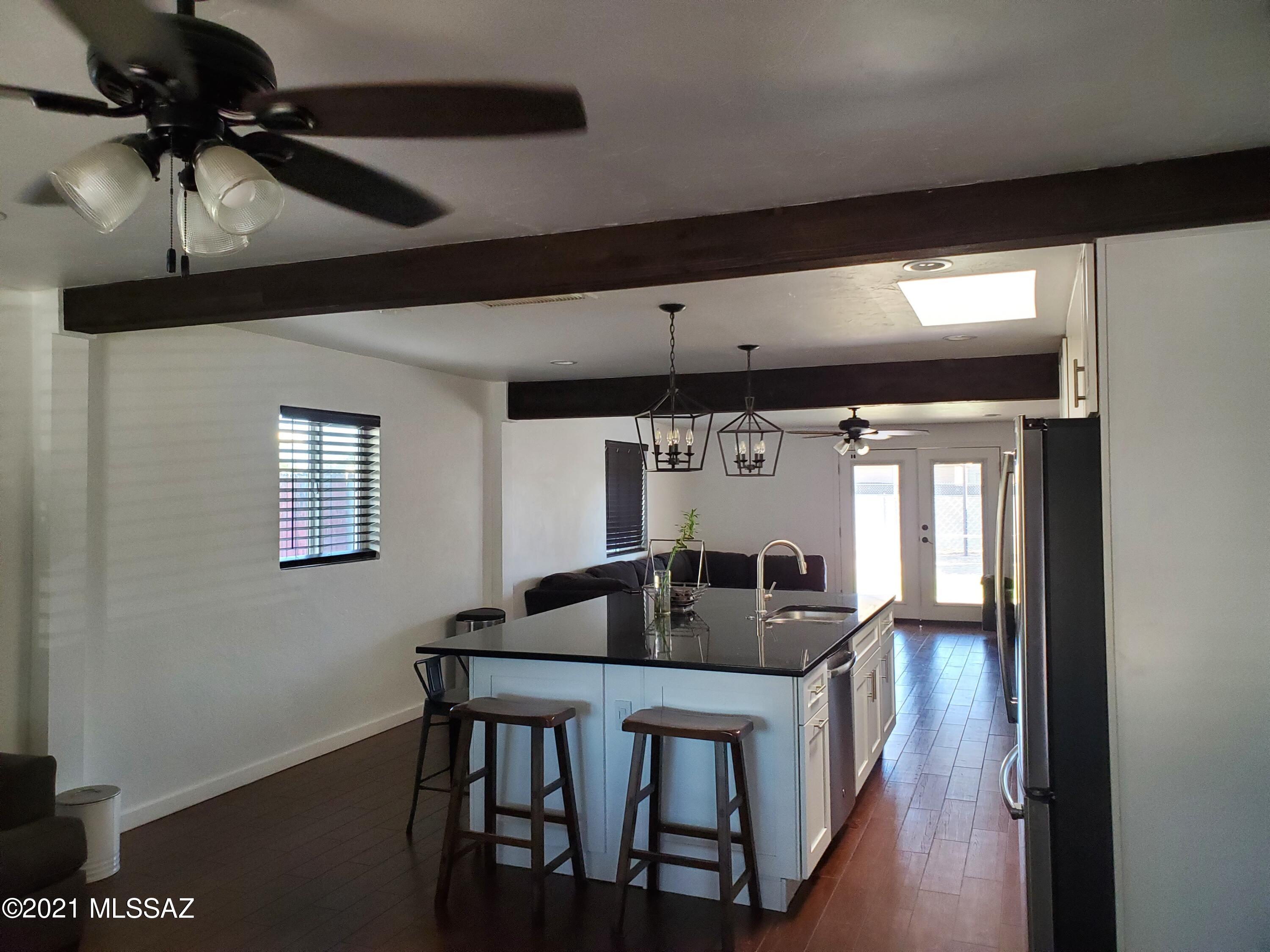 Country Club Manor - Residential