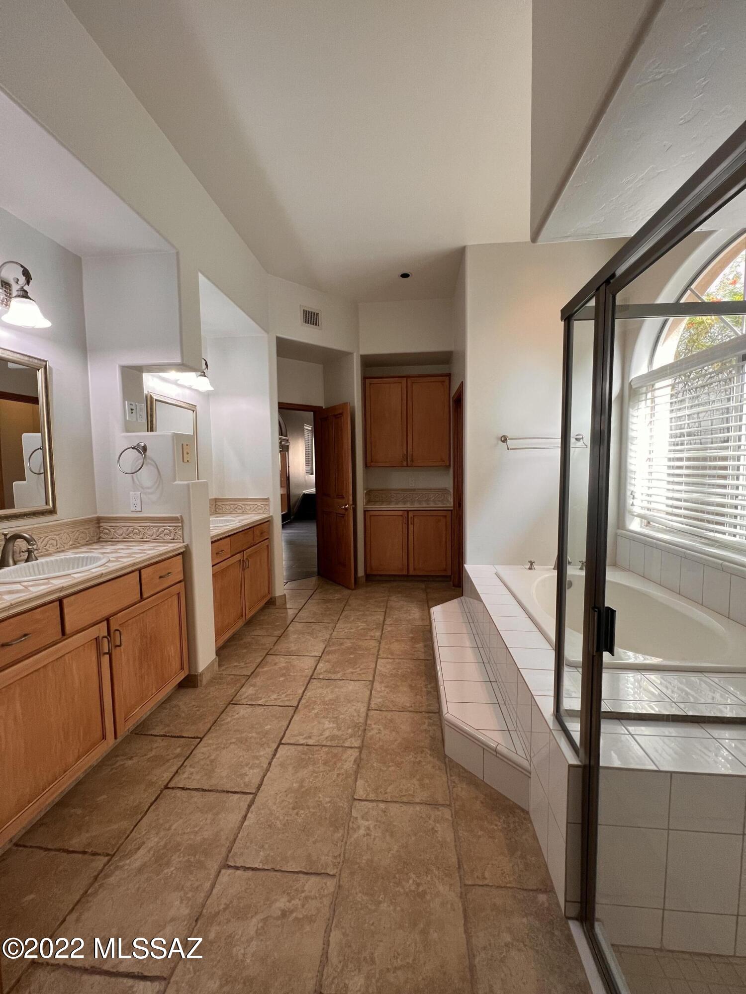Ventana Canyon Estates (1-63) - Residential Lease