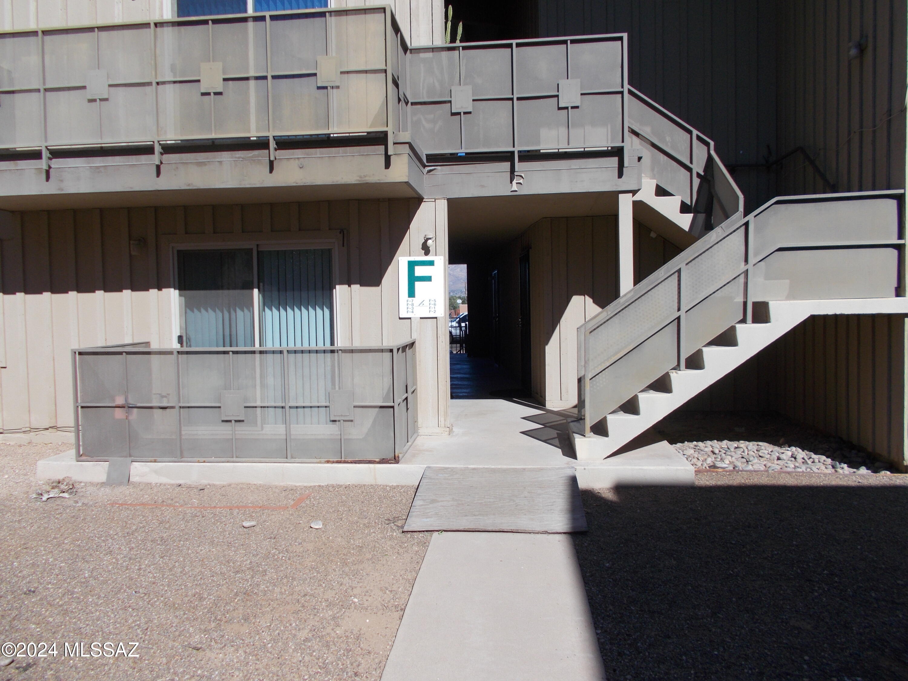 Royal Alvernon Condos. - Residential