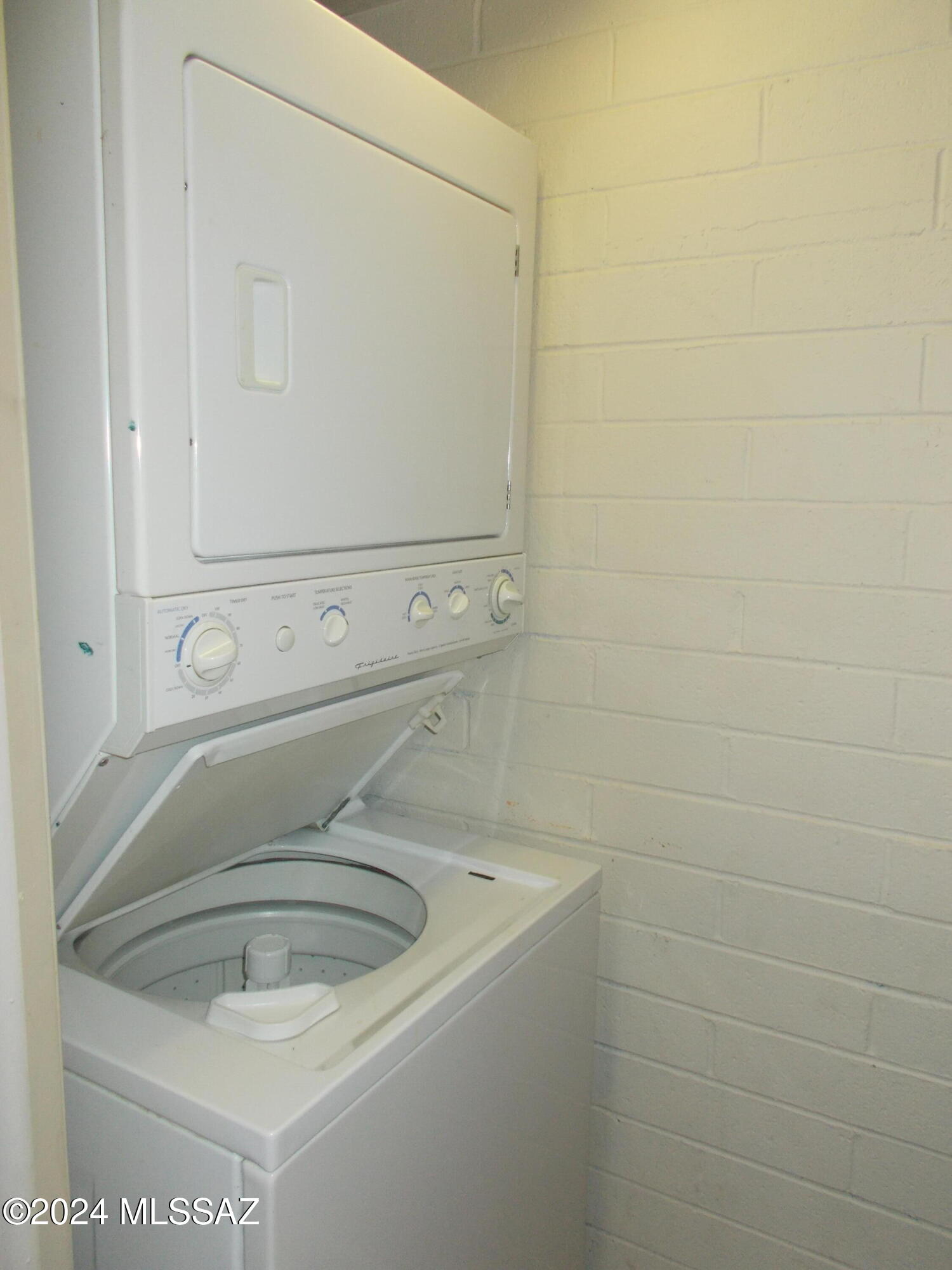 Royal Alvernon Condos. - Residential