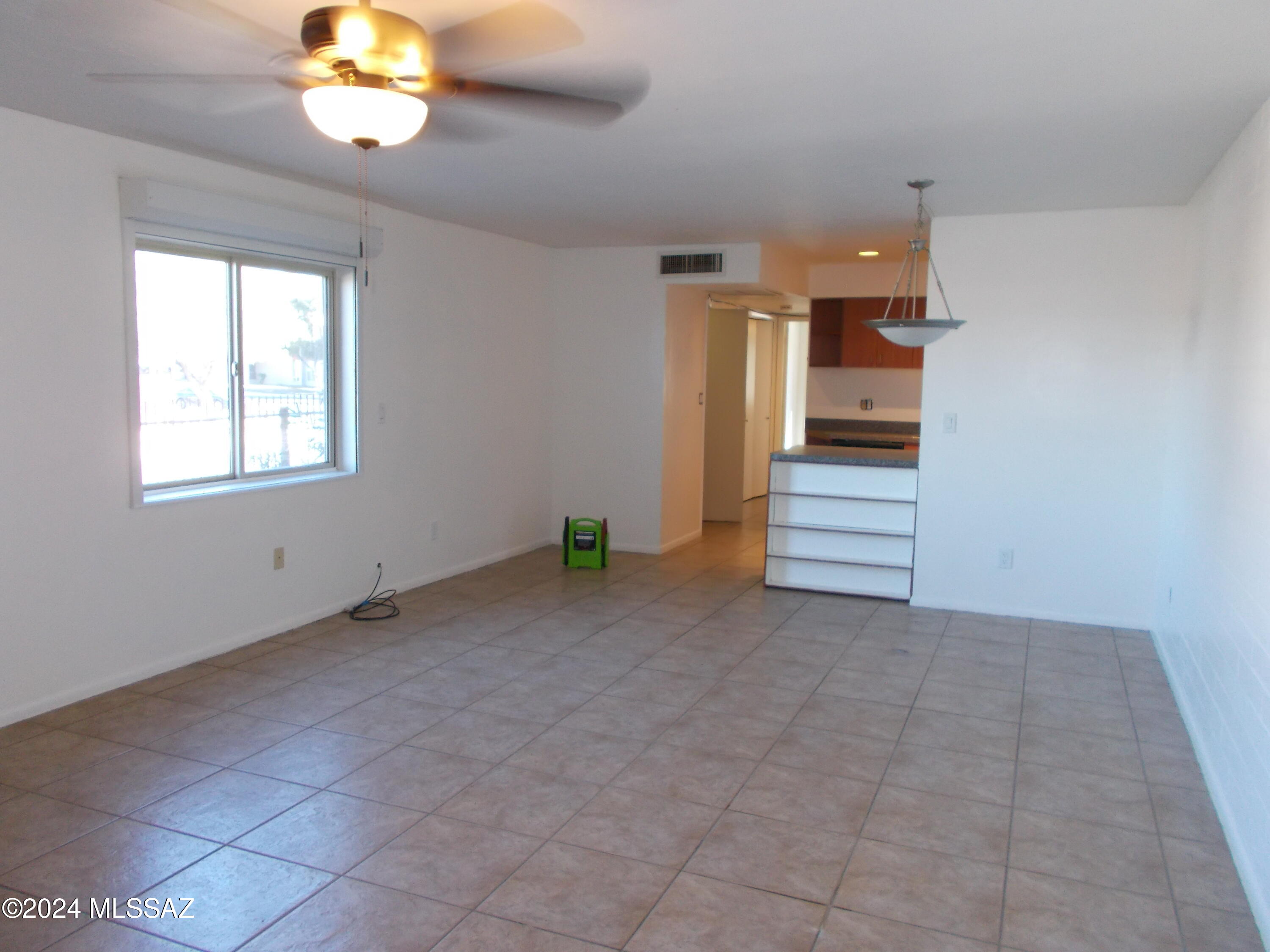 Royal Alvernon Condos. - Residential