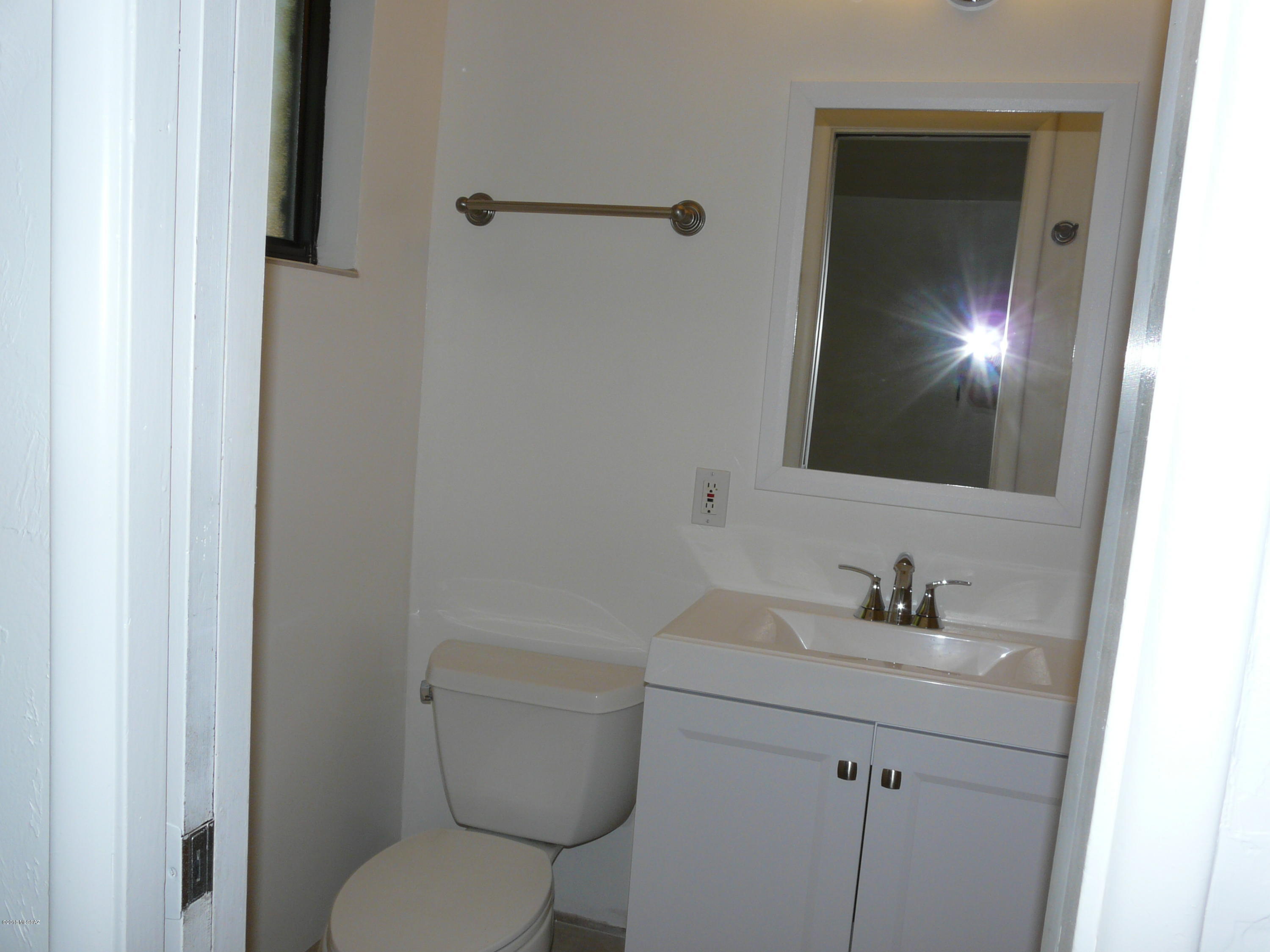 Madson Manor - Residential Lease