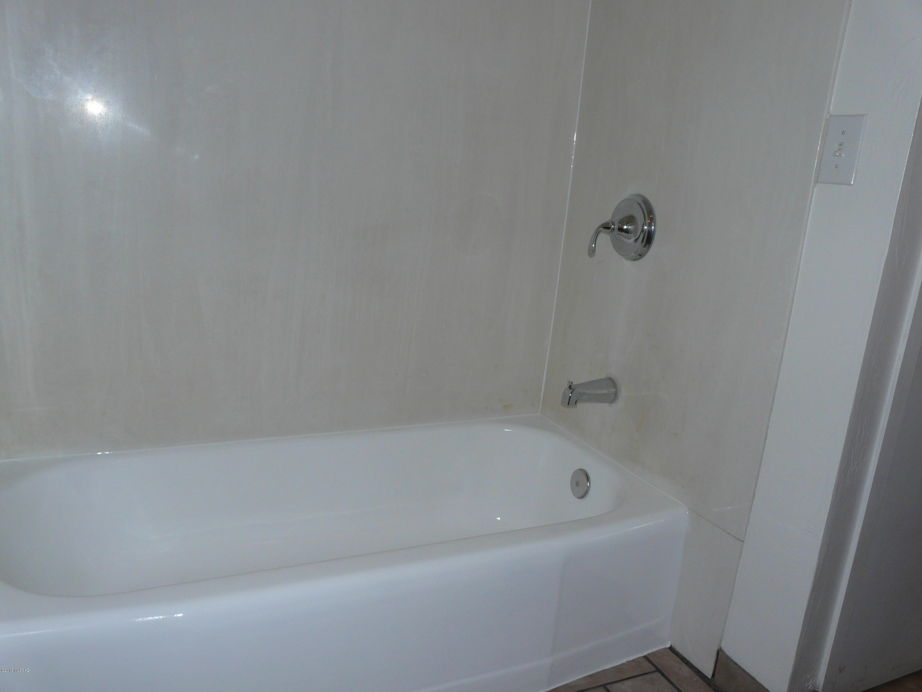 Madson Manor - Residential Lease