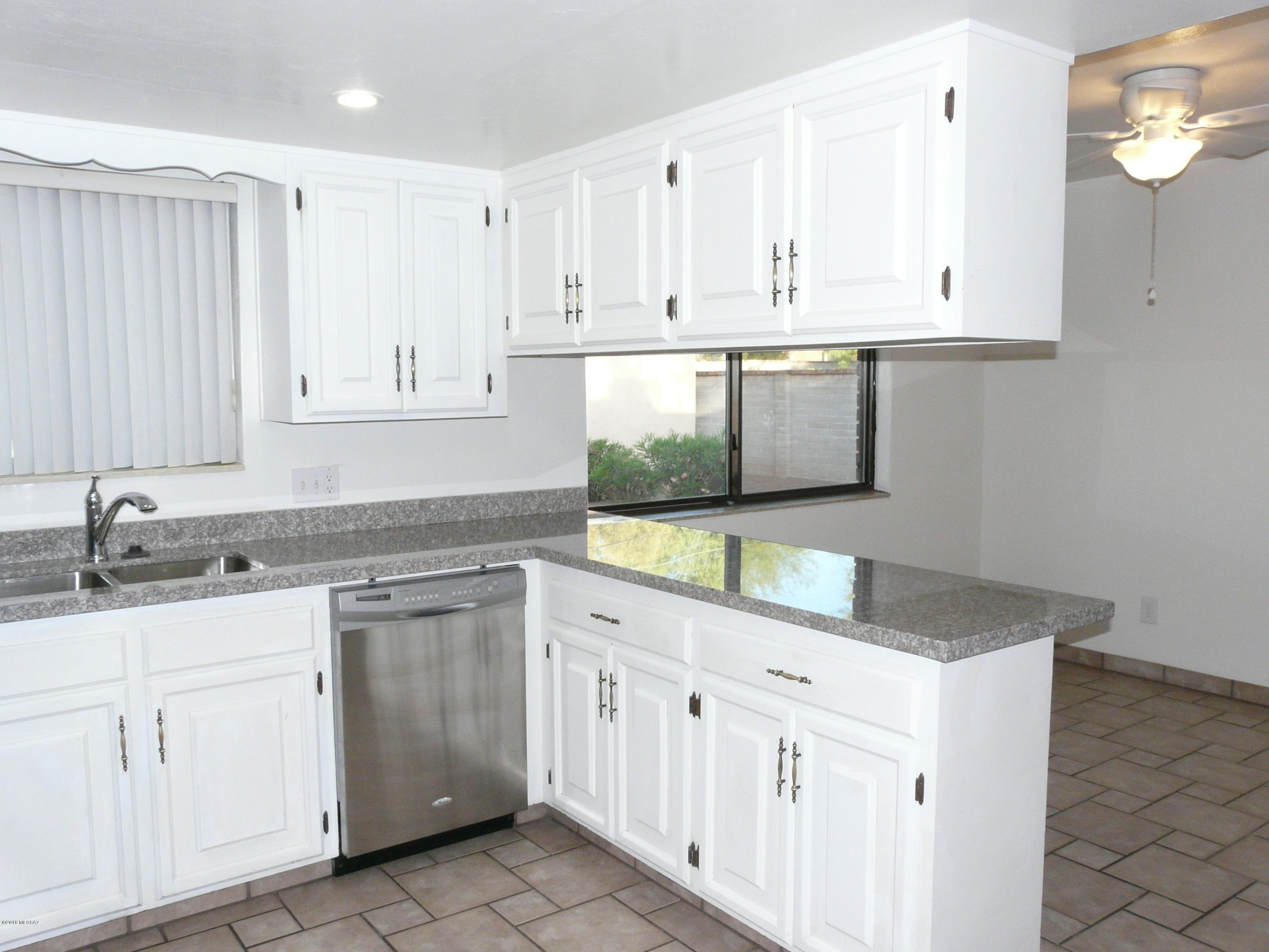 Madson Manor - Residential Lease