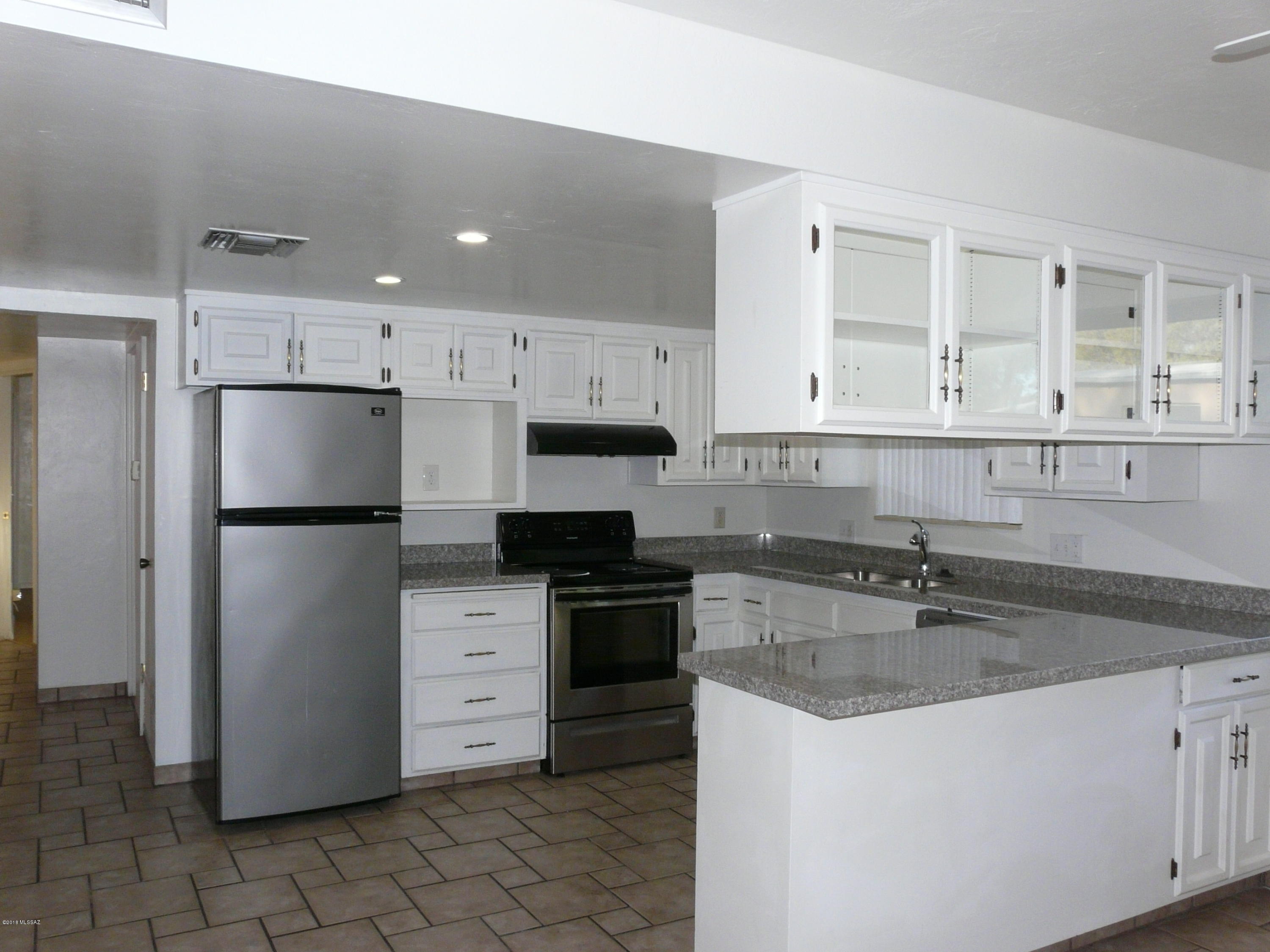 Madson Manor - Residential Lease