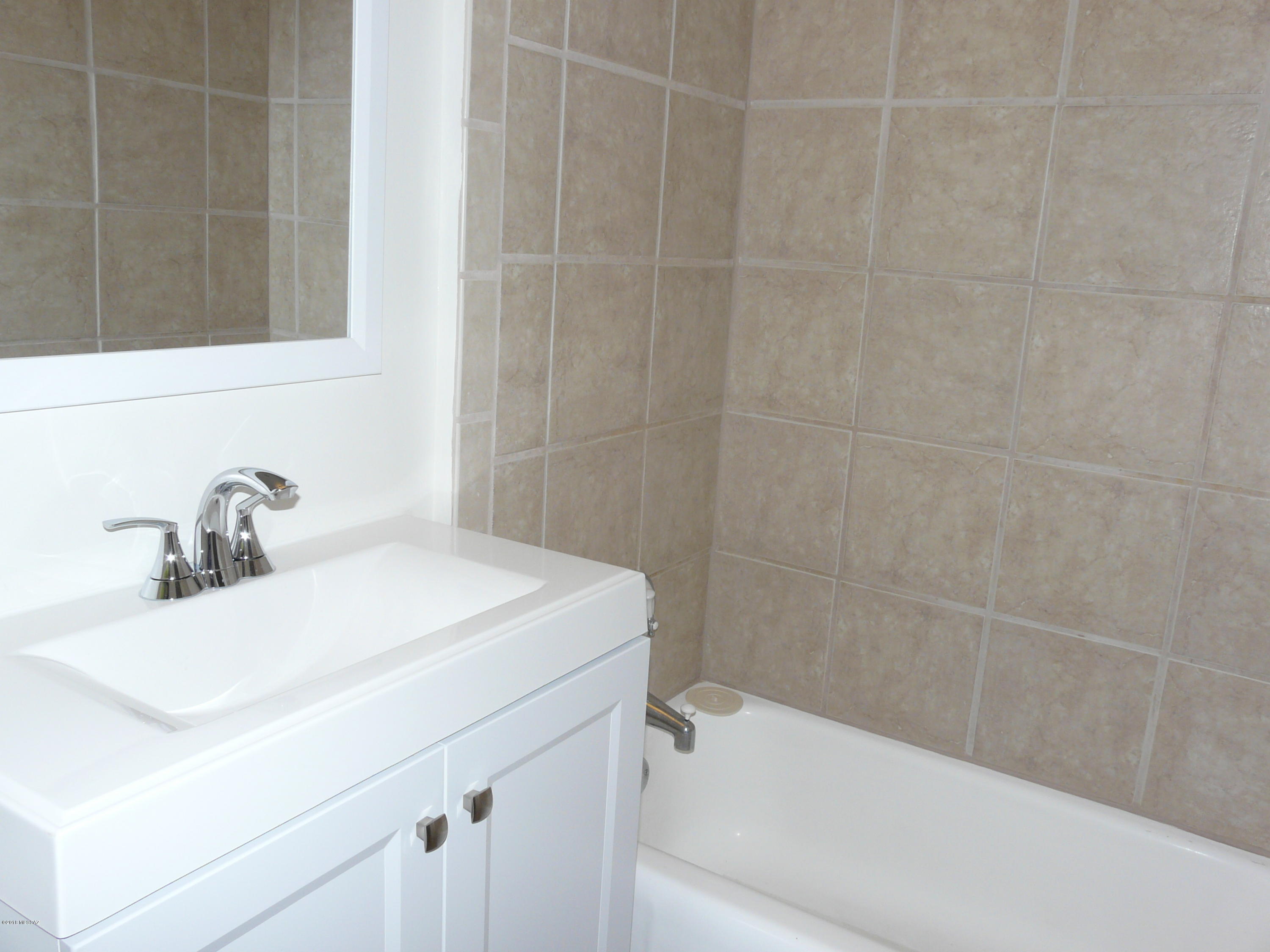 Madson Manor - Residential Lease