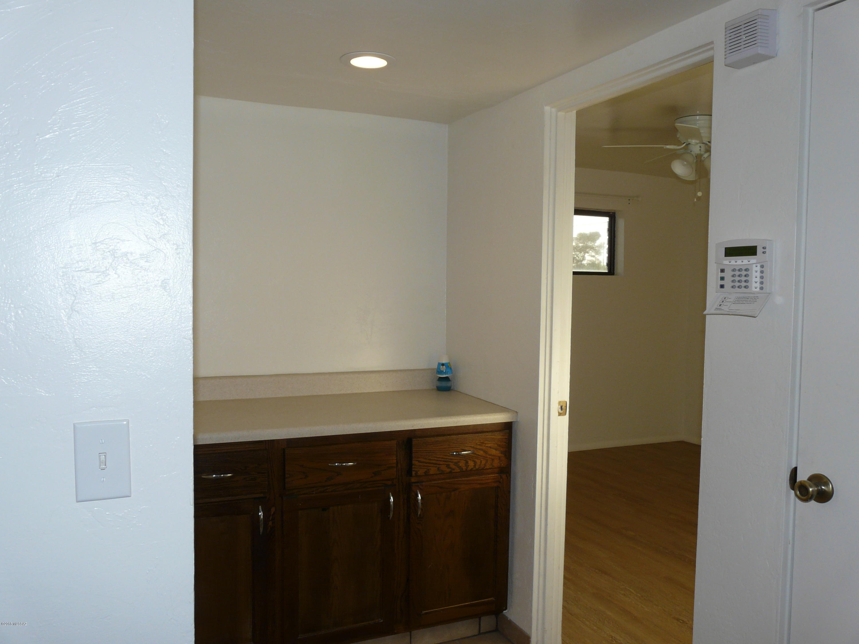 Madson Manor - Residential Lease
