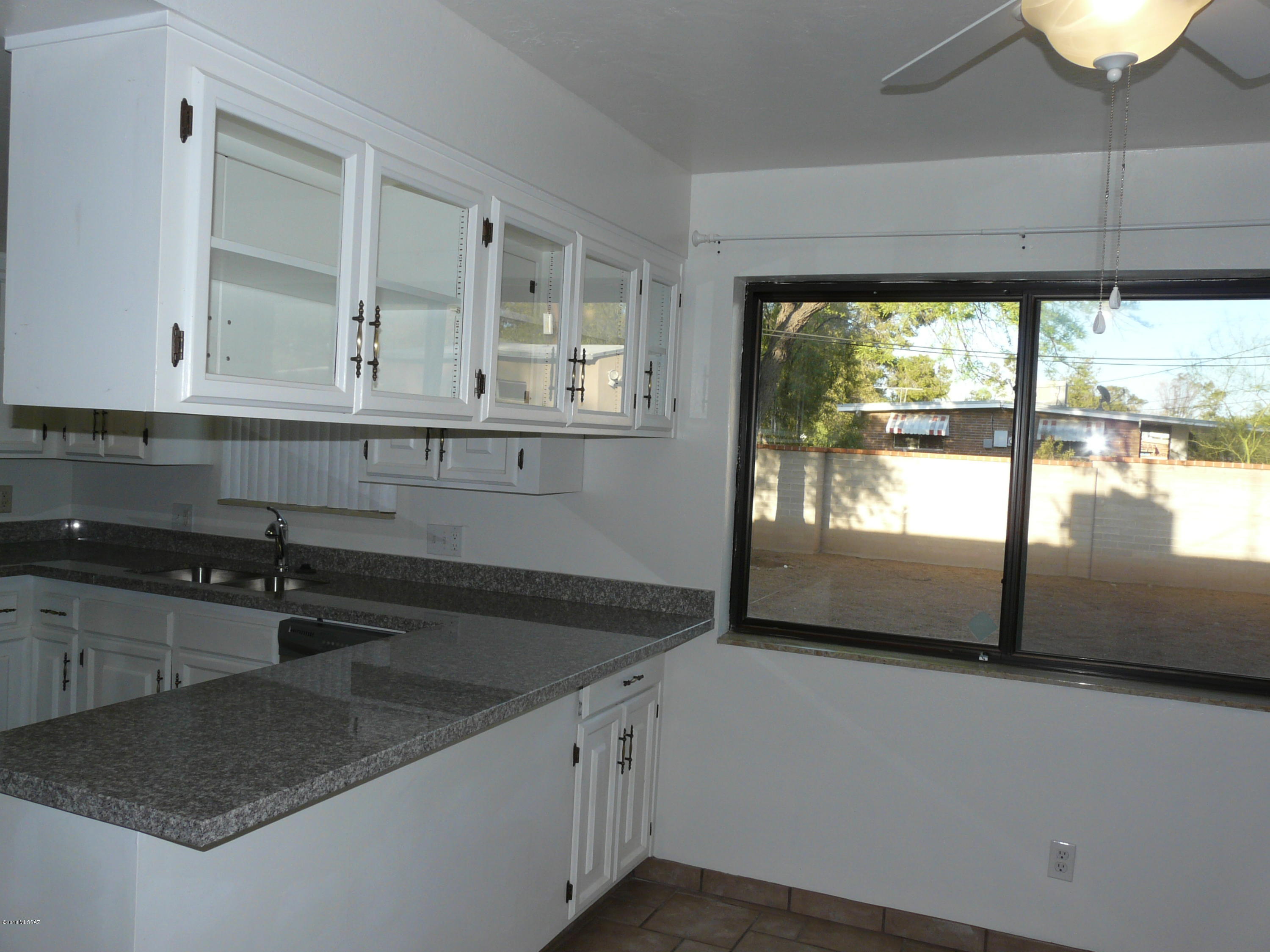 Madson Manor - Residential Lease