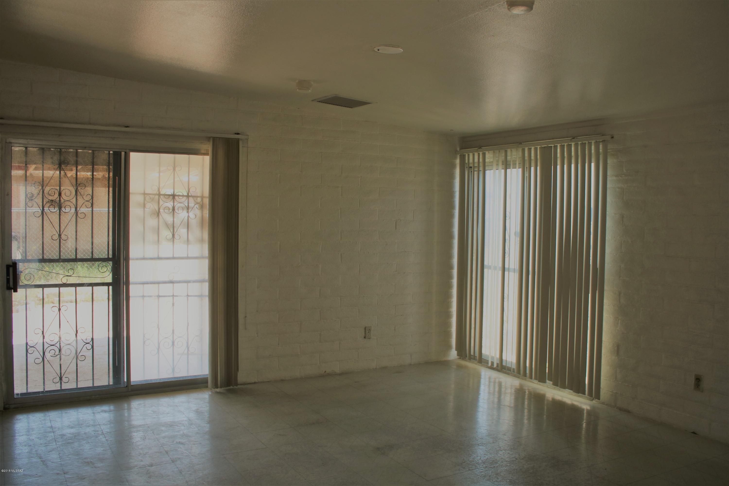 Mission Manor NO. 5 - Residential