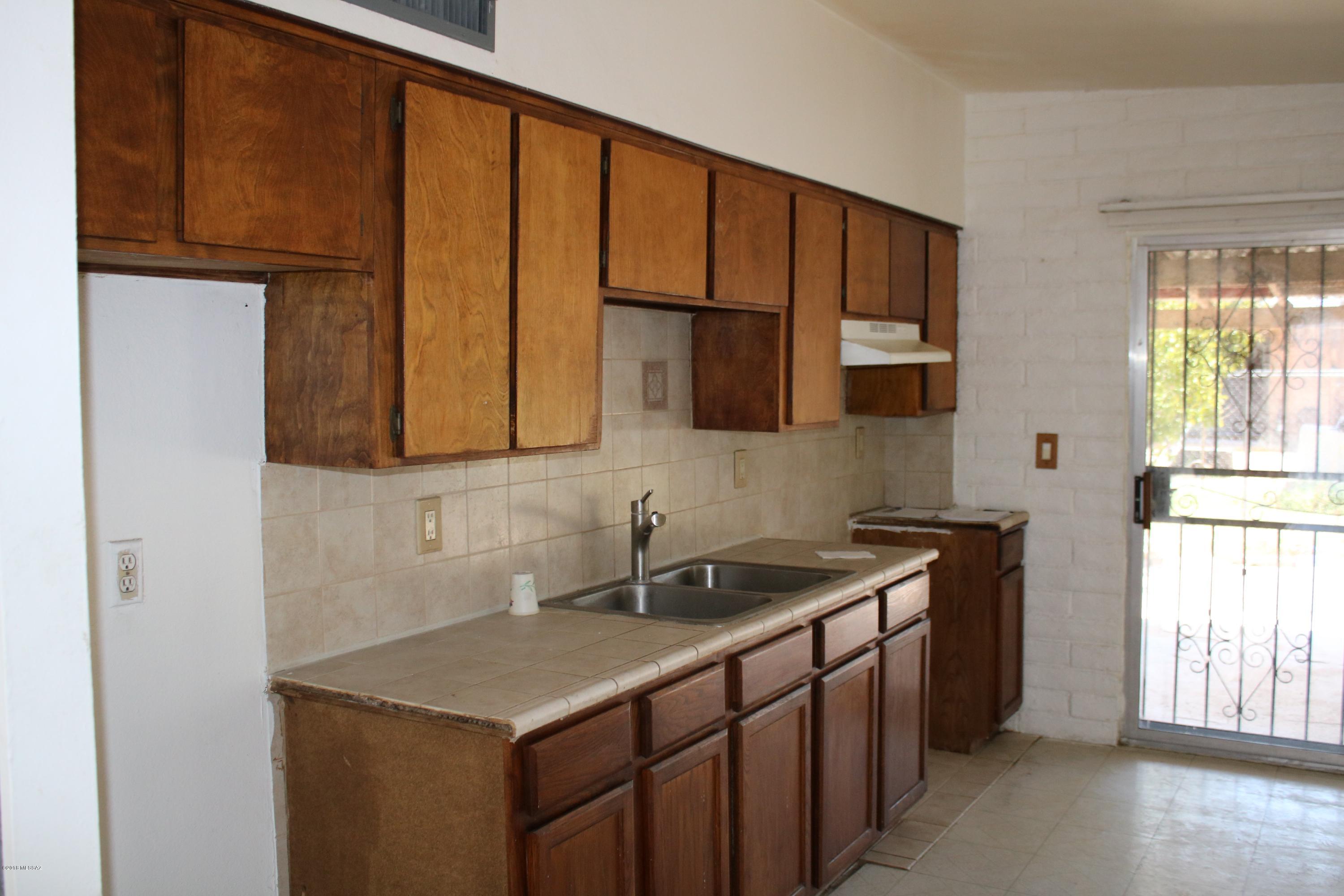 Mission Manor NO. 5 - Residential