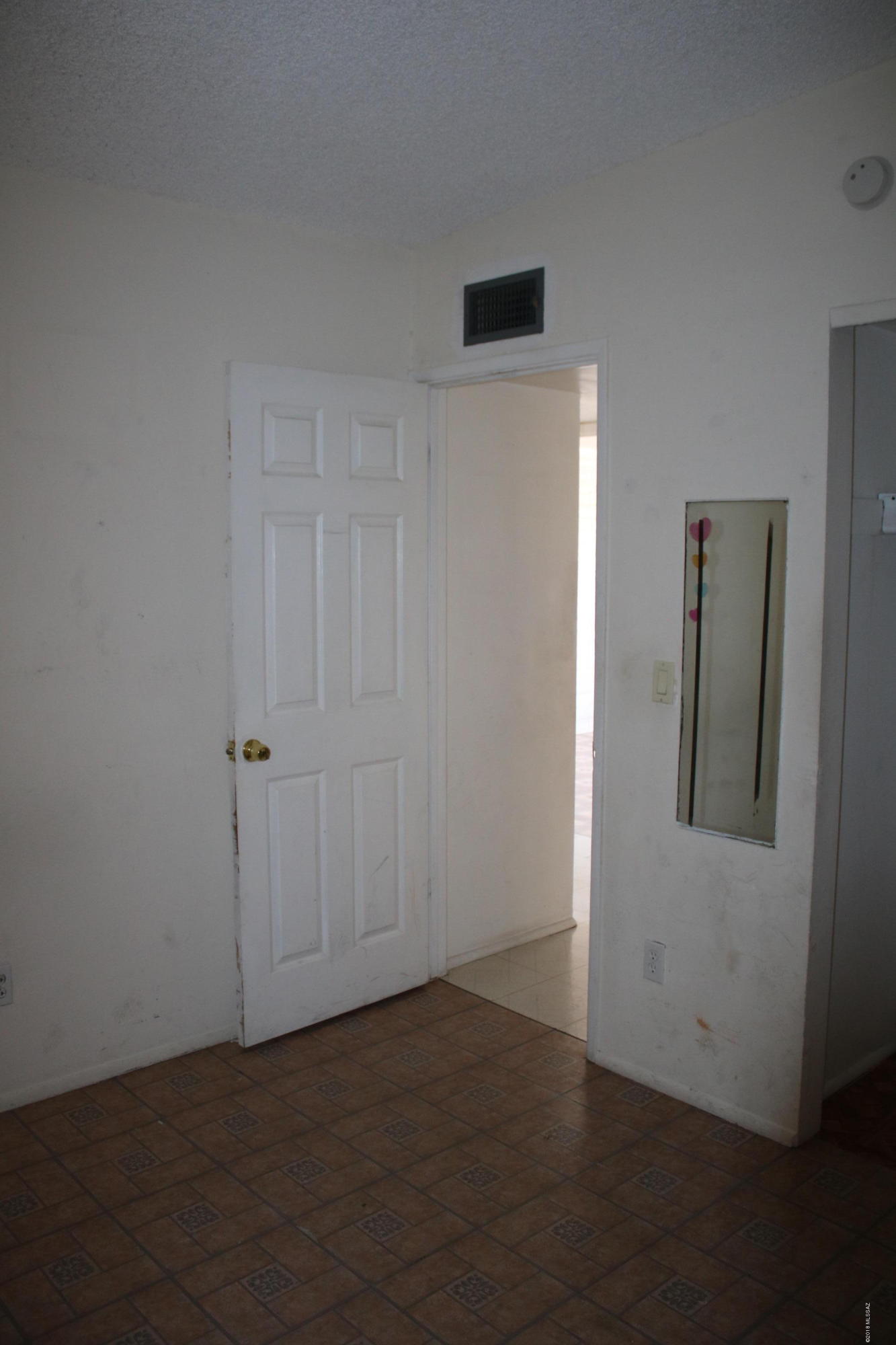 Mission Manor NO. 5 - Residential