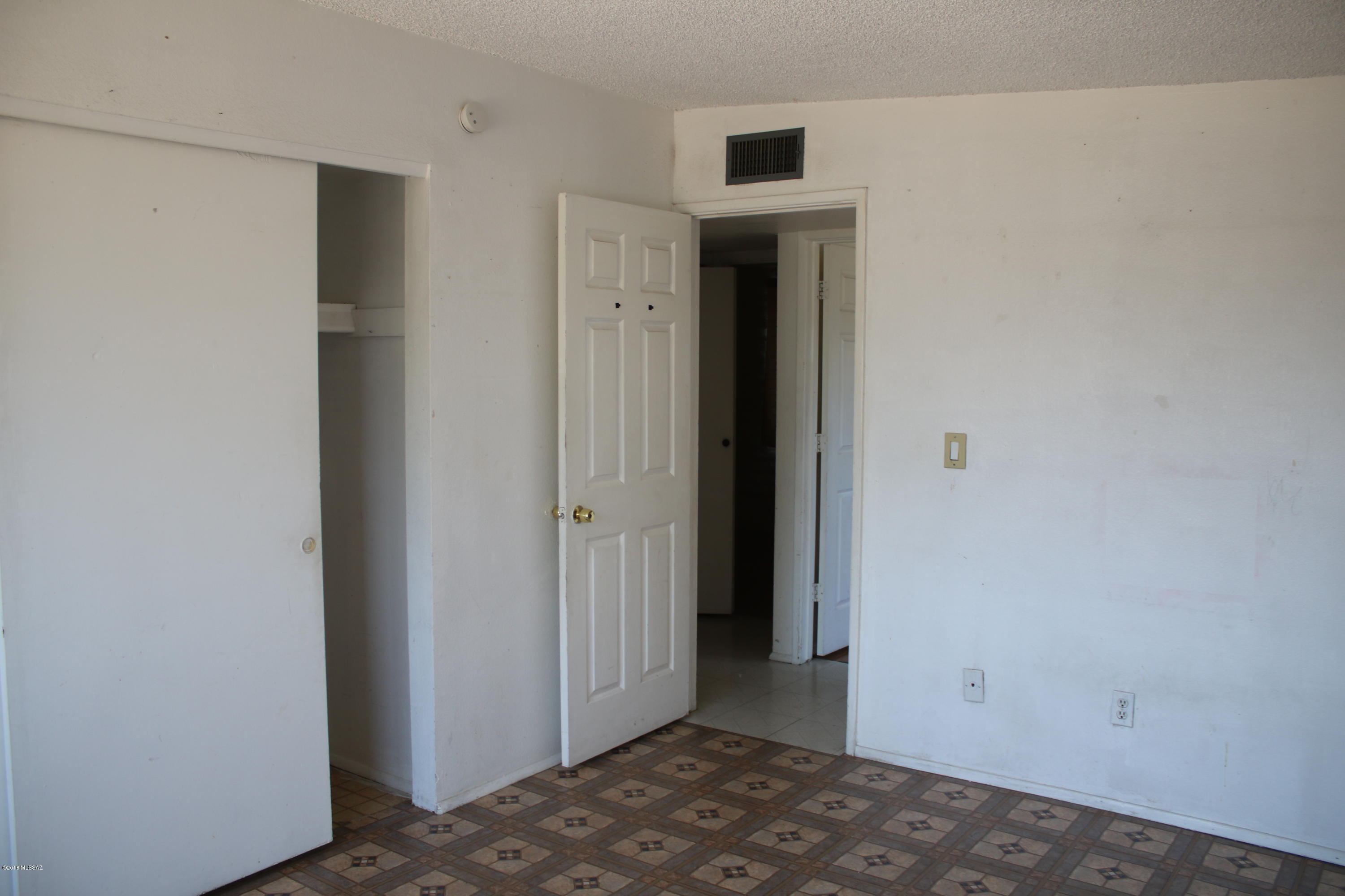 Mission Manor NO. 5 - Residential