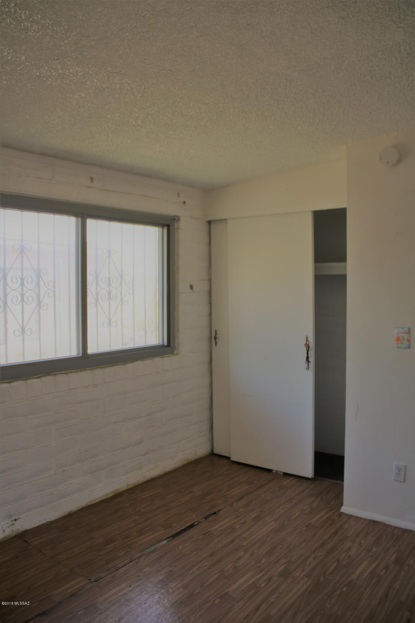 Mission Manor NO. 5 - Residential