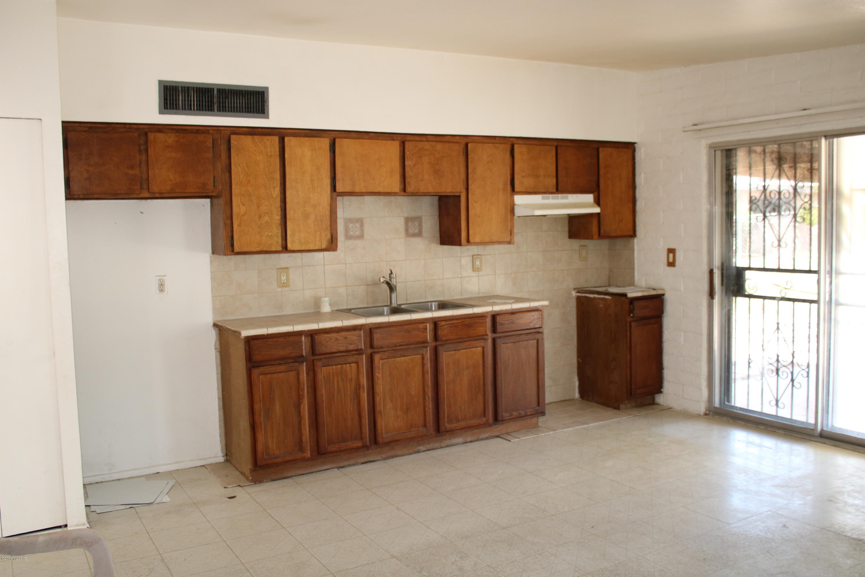 Mission Manor NO. 5 - Residential