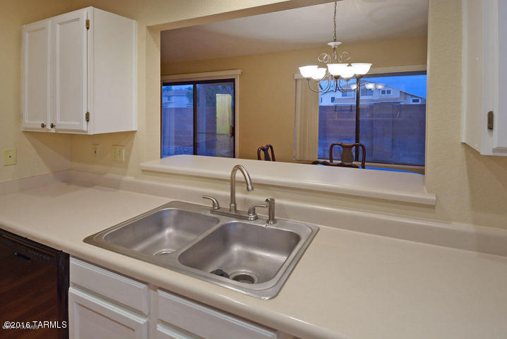 Country Club(1-221) - Residential Lease