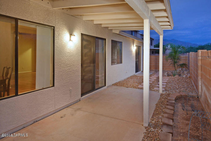 Country Club(1-221) - Residential Lease
