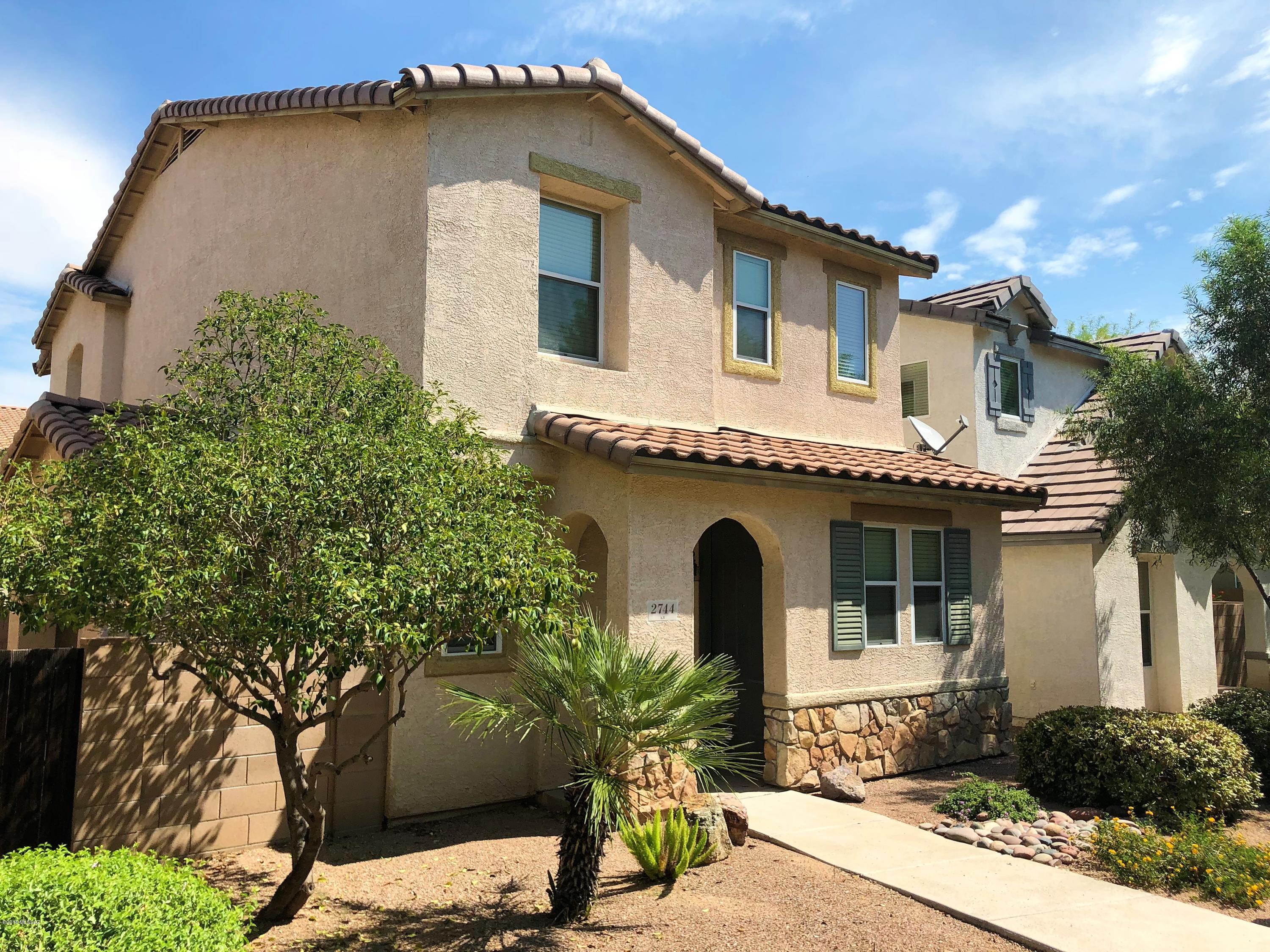 Nice 2 story home in Central Tucson! 3 Bedrooms and a great open floorplan! Master bedroom has a walk-in closet! Located in the Catalina Vistas neighborhood you are close to Fort Lowell Park, shopping, U of A, and downtown. This neighborhood has a real park community feel with sidewalks throughout. Property may qualify for Pathway to Purchase: up to $20,000 in down payment assistance - call for details! Check it out, you'll be glad you did!