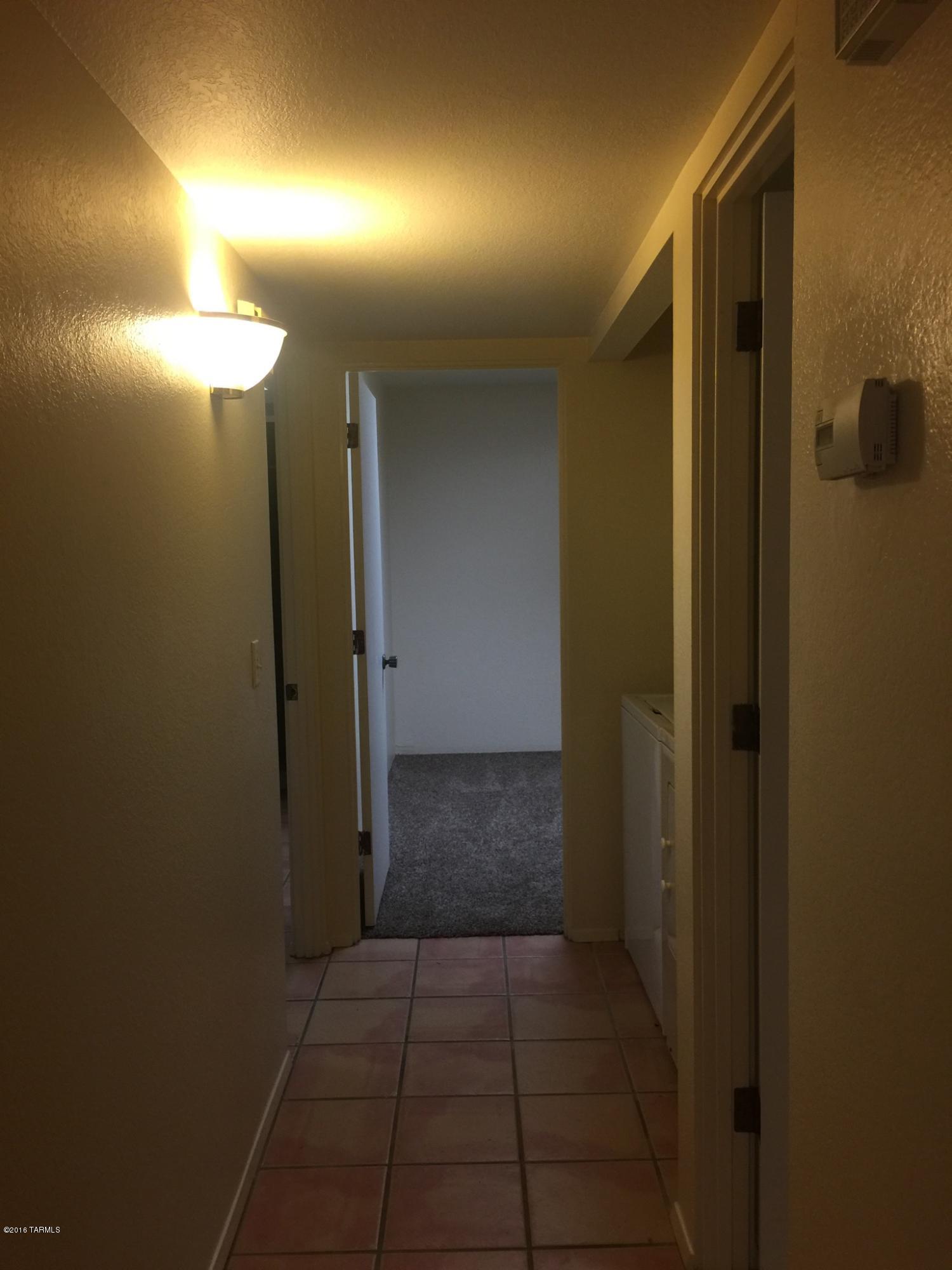 Riverbend - Sabino Canyon Road  (1-97) - Residential Lease