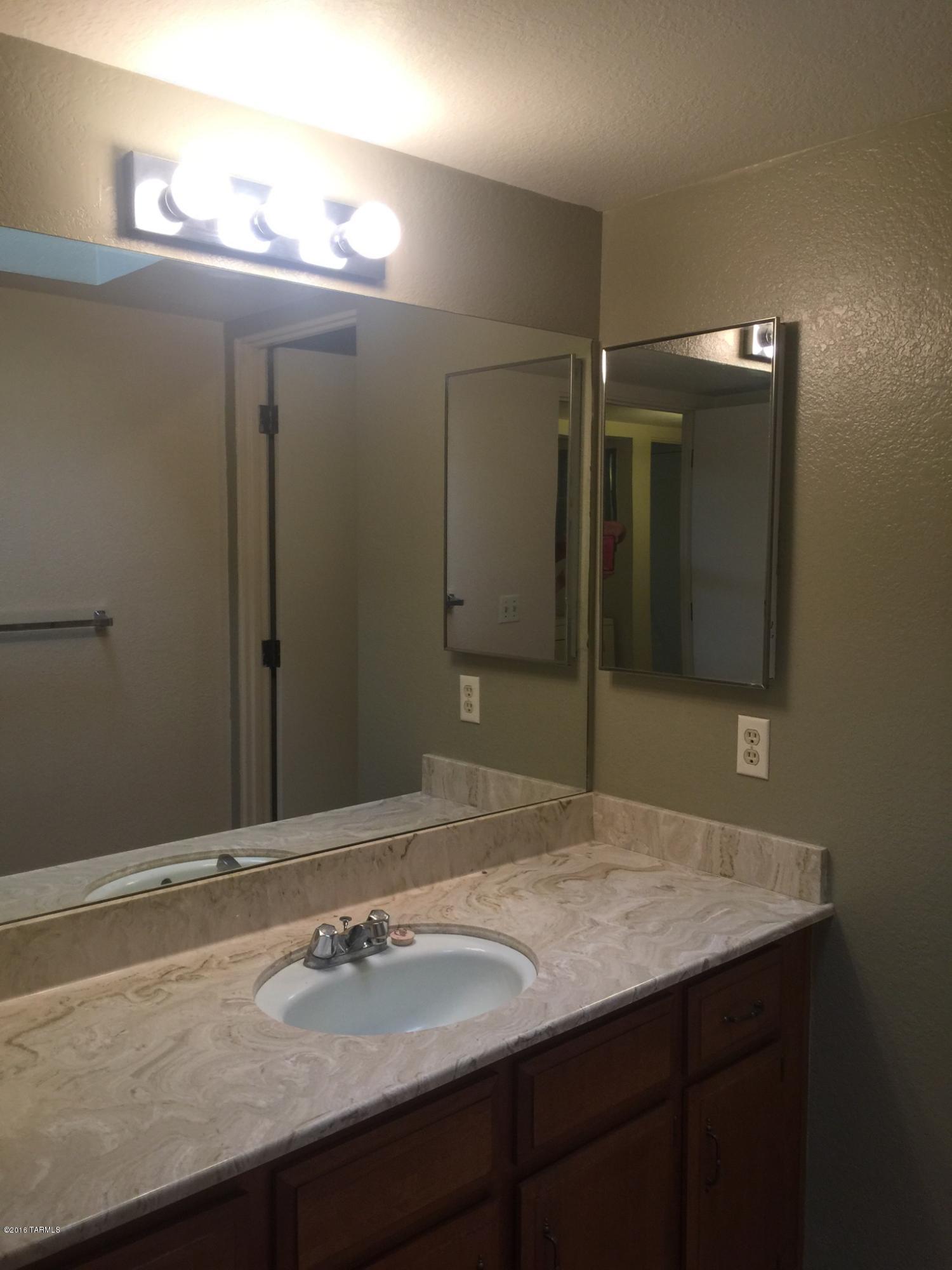 Riverbend - Sabino Canyon Road  (1-97) - Residential Lease