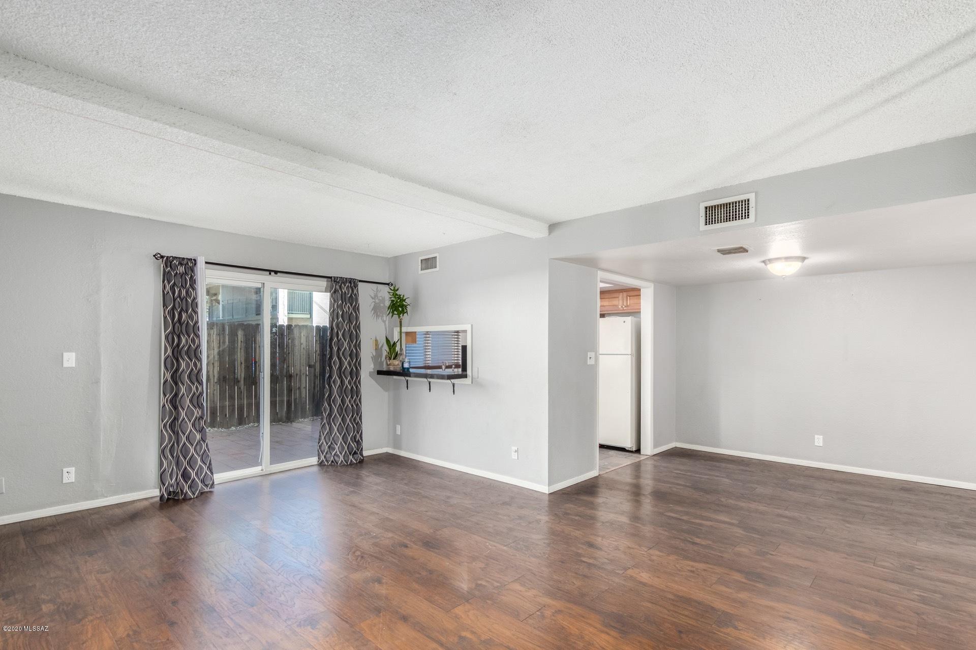 Valle Cereza (1-59) - Residential