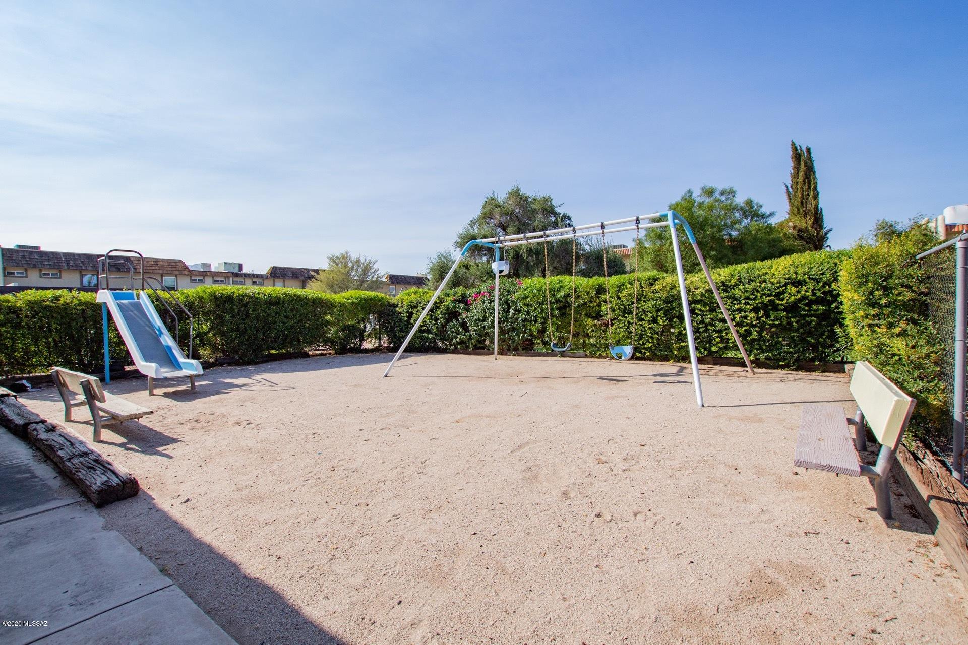 Valle Cereza (1-59) - Residential