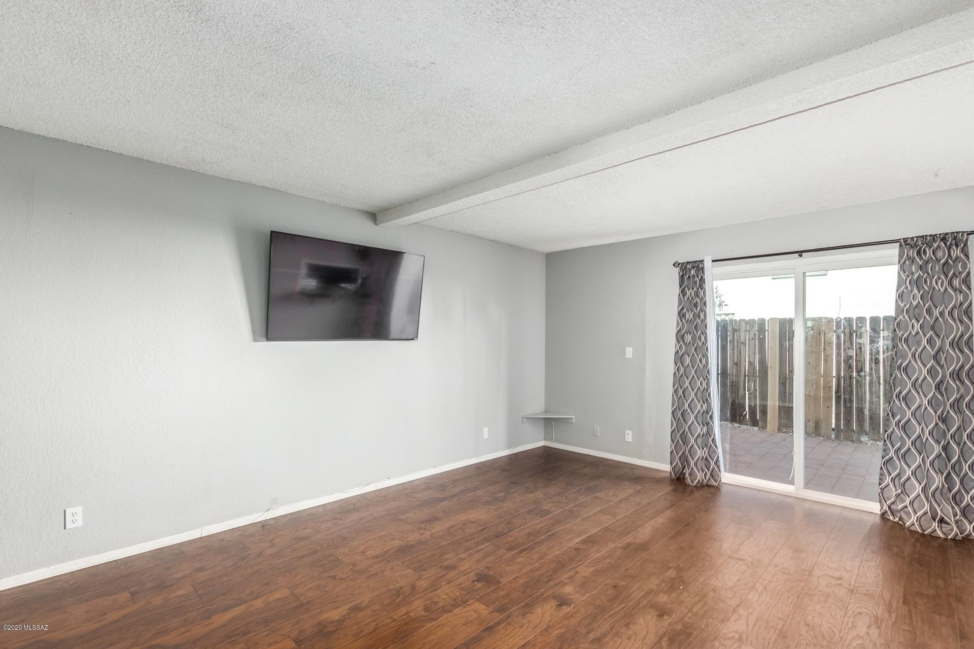Valle Cereza (1-59) - Residential