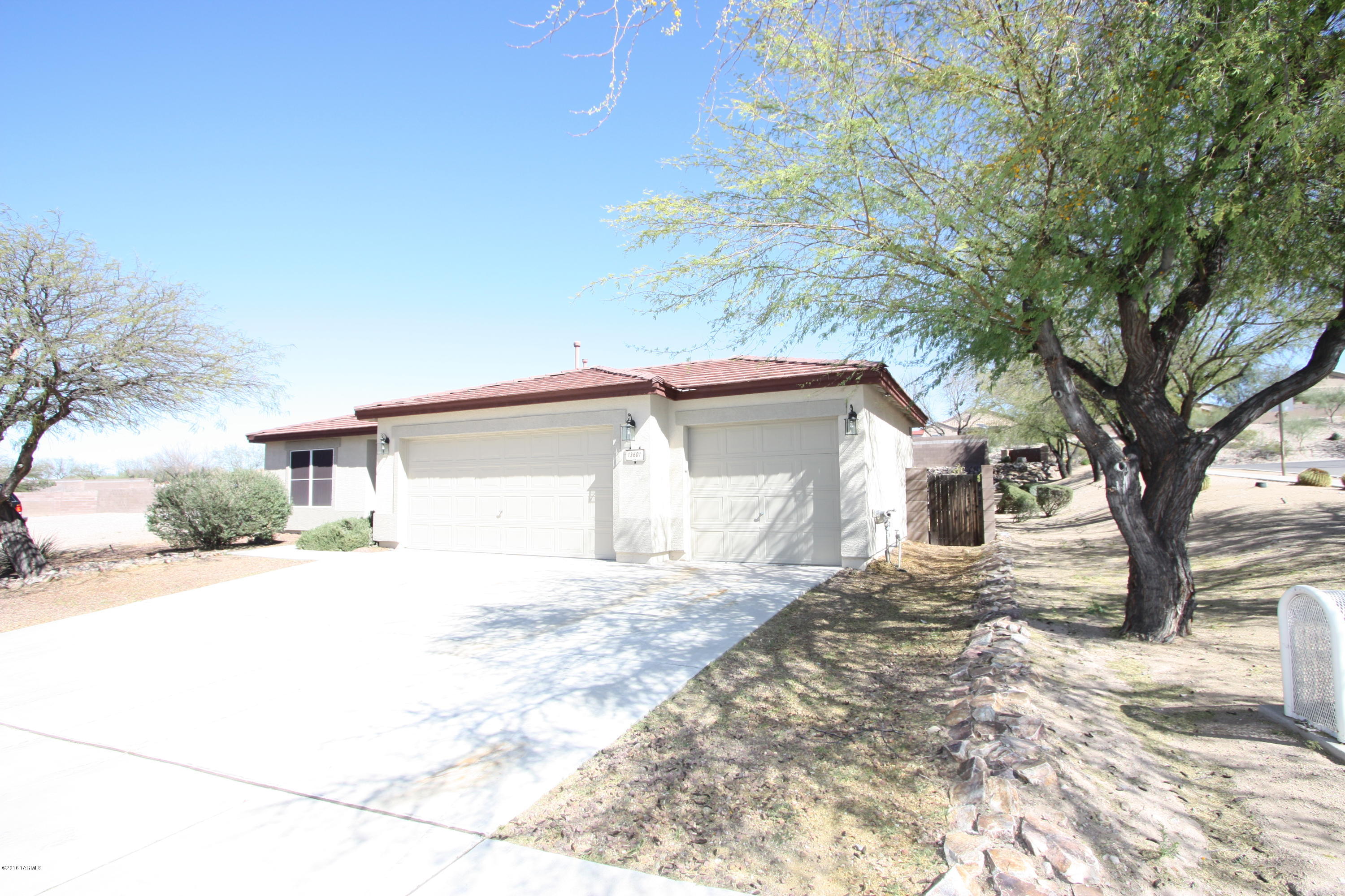 Beautiful home, move in ready!