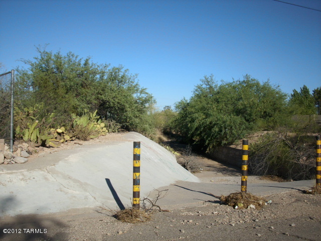 Vista Del Pueblo - Land