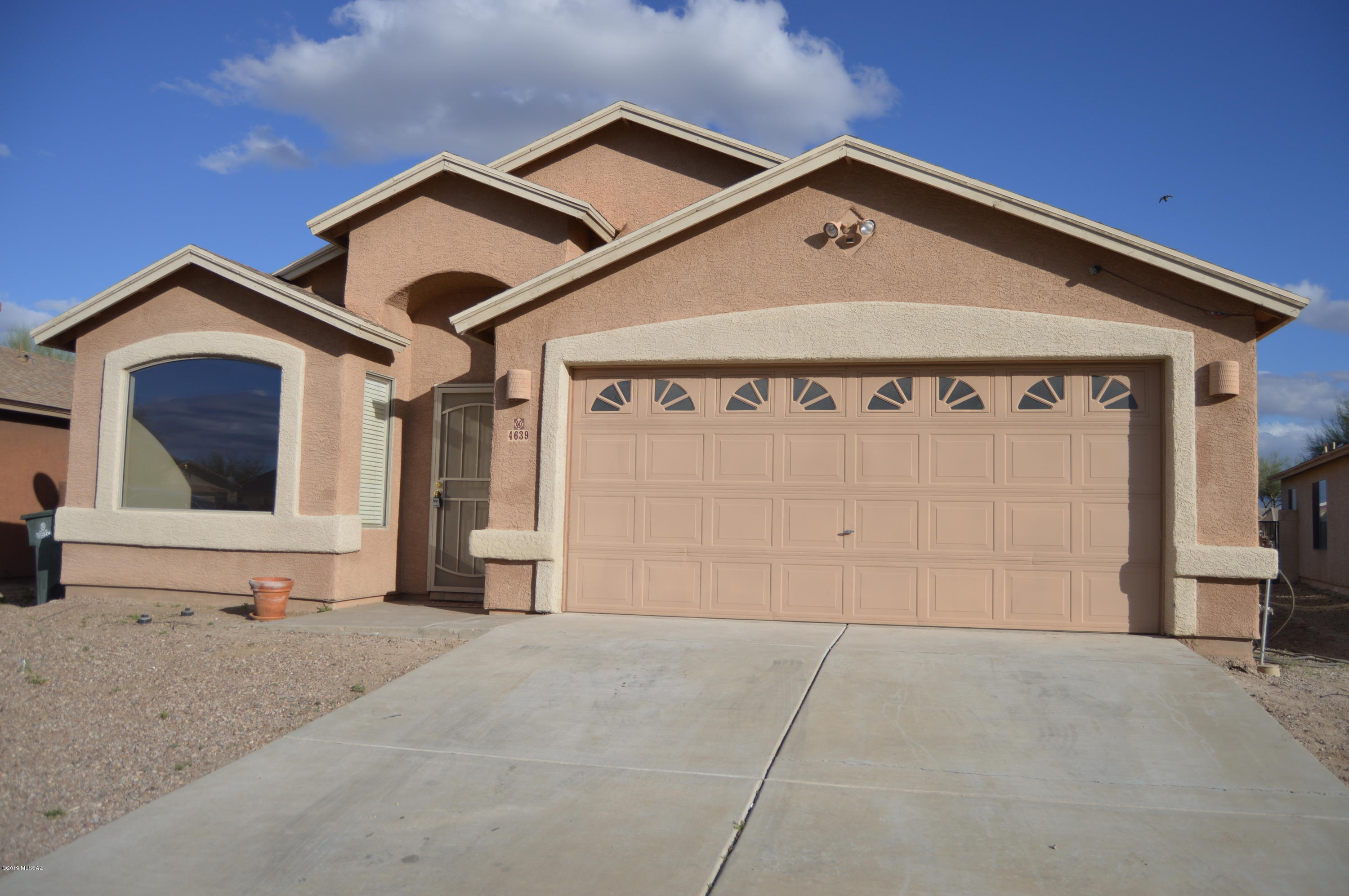 Wonderful, Open and Bright Rancho Rio home. Minutes from shopping, entertainment, dining, movies and the interstate.  This secluded neighborhood allows homeowners to be located from conveniences yet tucked aware from the hustle and bustle. Interior features include new Kitchen & Bath Cabinets, Granite counters & new plumbing fixtures, updated interior paint, fresh Laminate Wood floors in all bedrooms and formal area, diagonal set ceramic tile elsewhere and vaulted ceilings definitely welcome you home.  Water Softener and Stainless Steel Appliances.  No rear neighbors so enjoy the early morning sunrise off the covered rear patio and large back yard.  2 minute walk to get on the River Walk/Bike path.  This home will not last long.