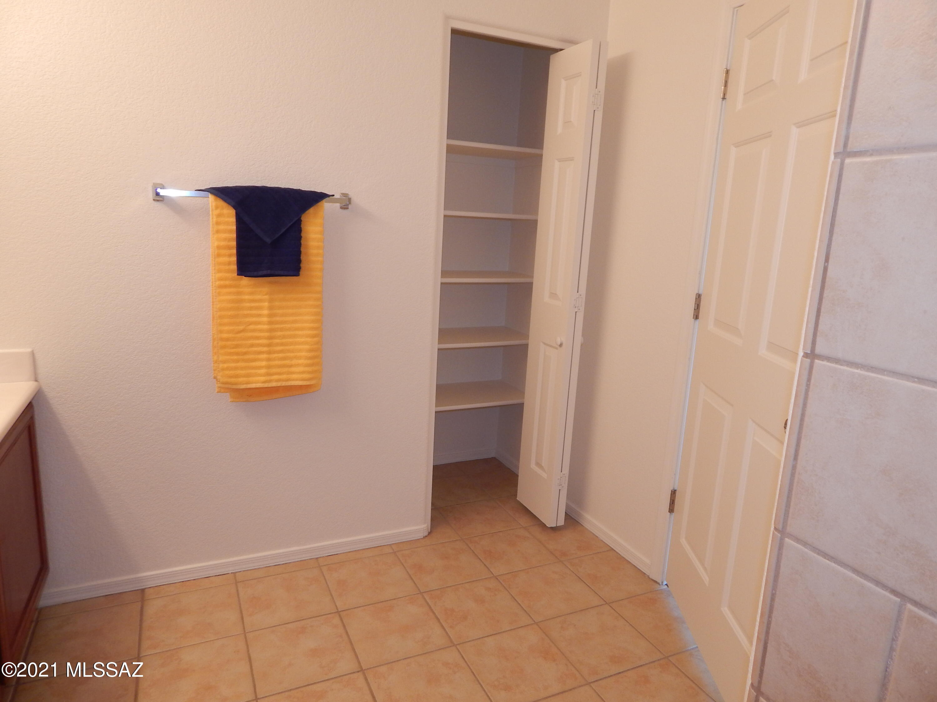 Colina De Oro (1-138) - Residential