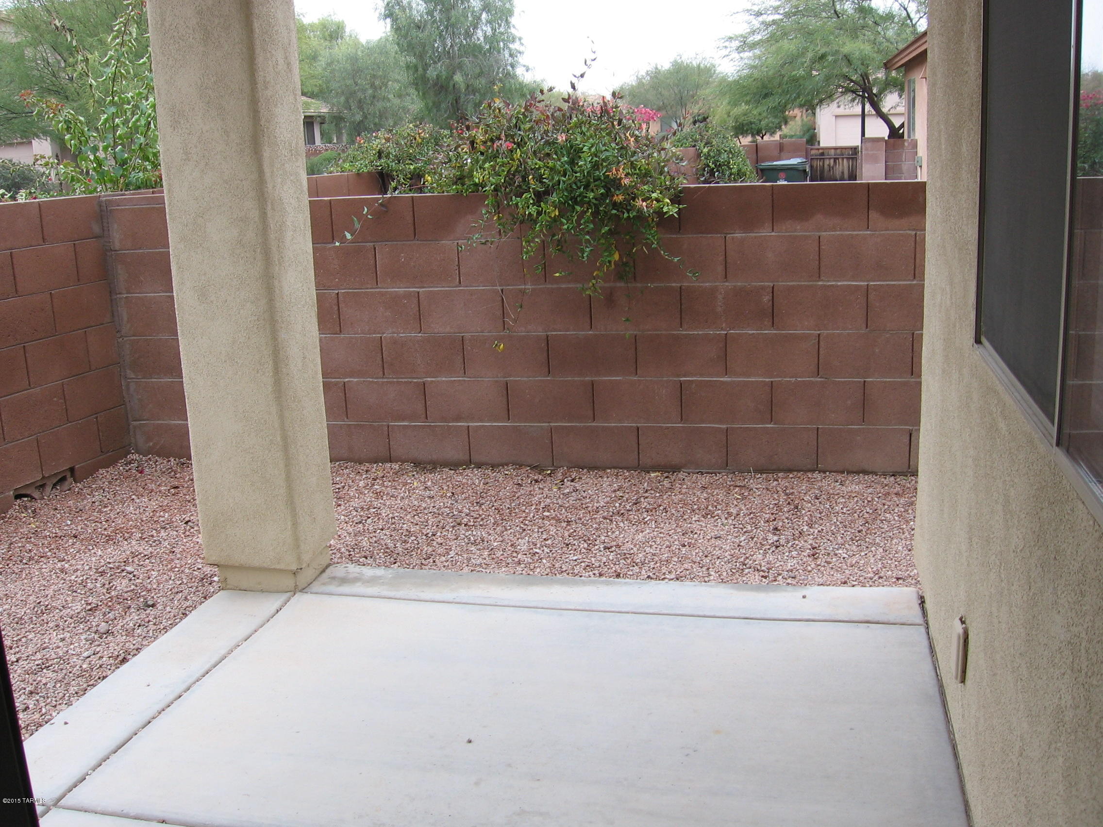 Hacienda Del Rio (1-118) - Residential Lease