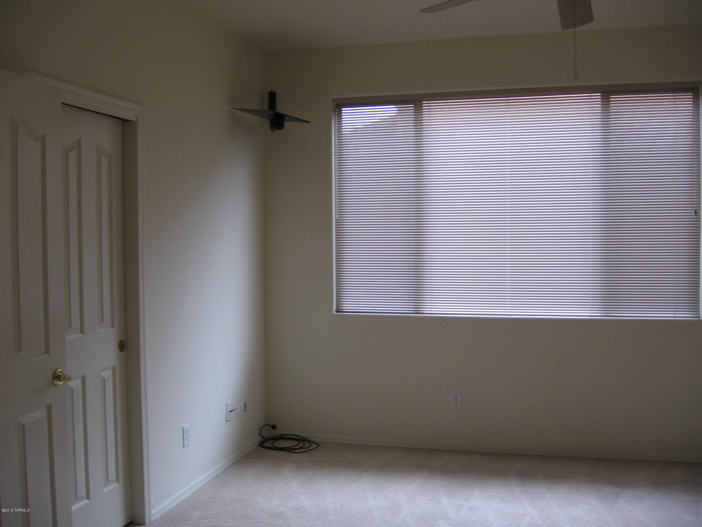 Hacienda Del Rio (1-118) - Residential Lease