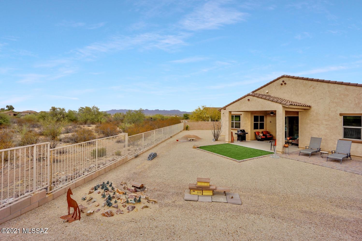Silverbell West R-10 SQ20140800103 - Residential