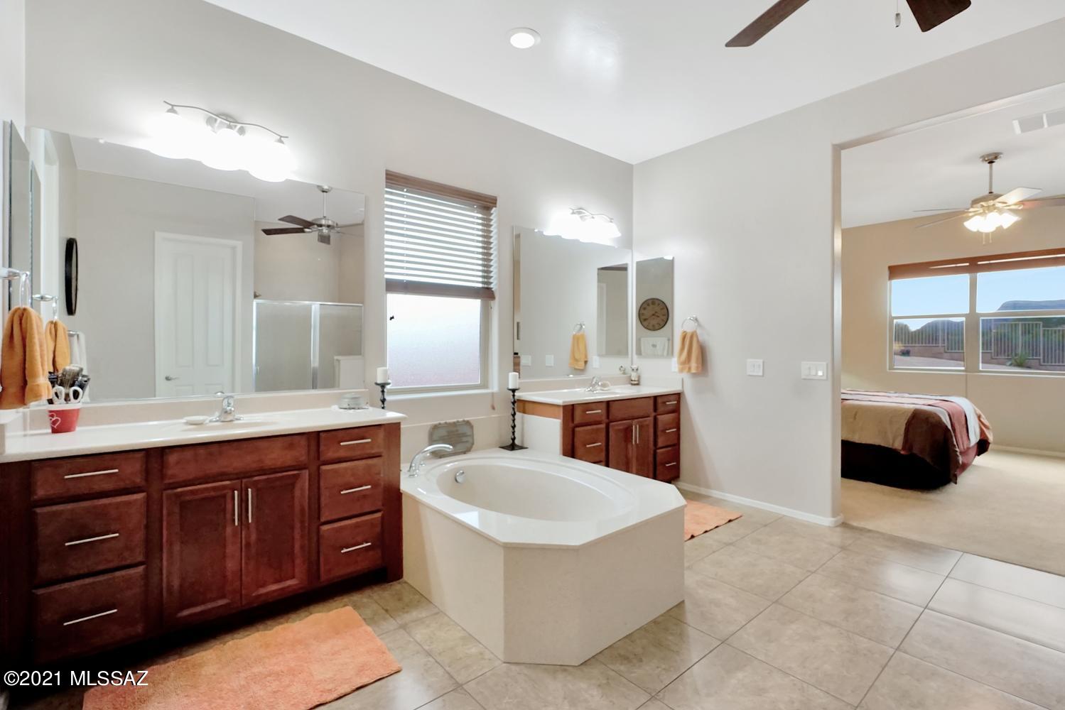 Silverbell West R-10 SQ20140800103 - Residential