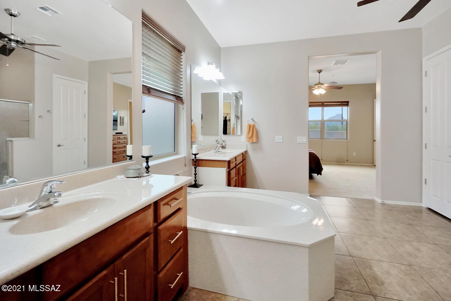 Silverbell West R-10 SQ20140800103 - Residential