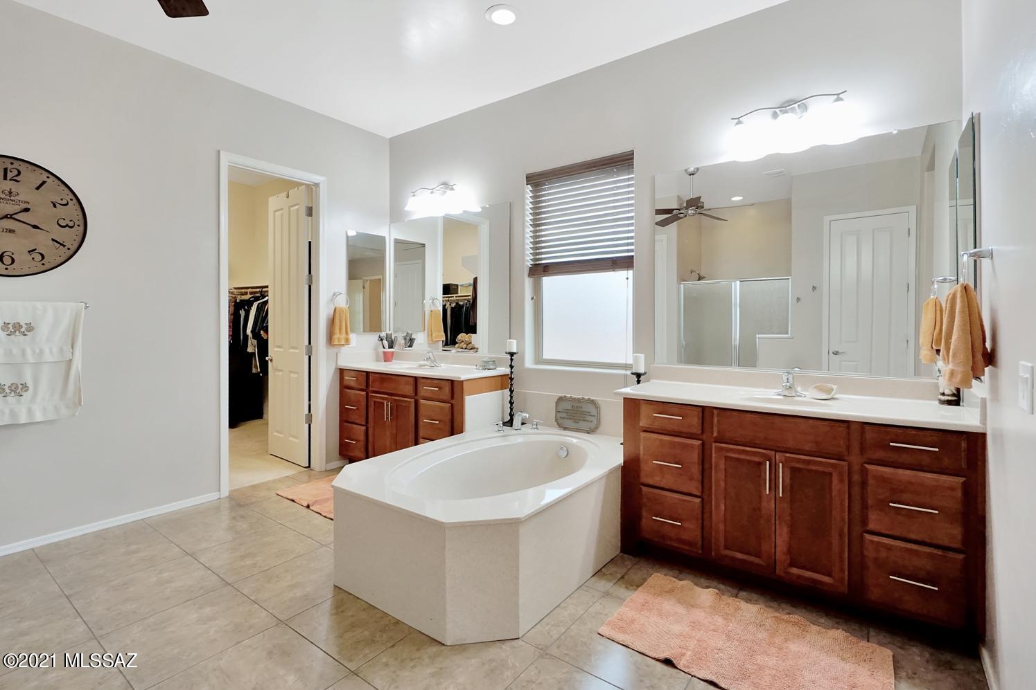 Silverbell West R-10 SQ20140800103 - Residential