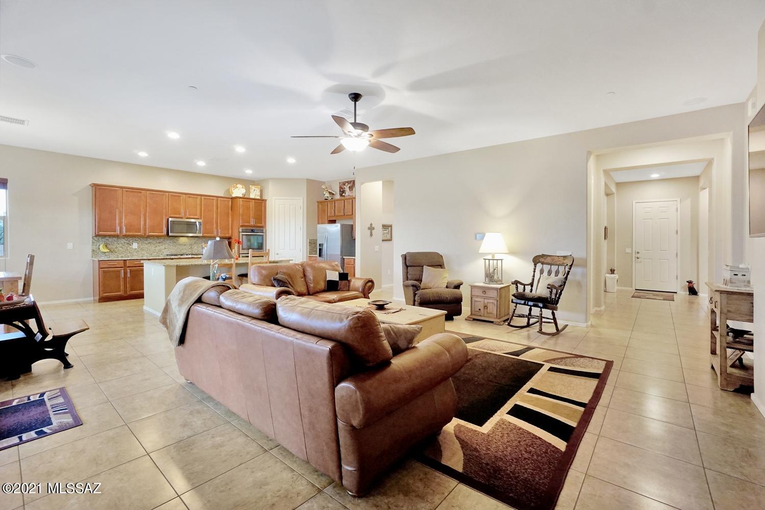 Silverbell West R-10 SQ20140800103 - Residential