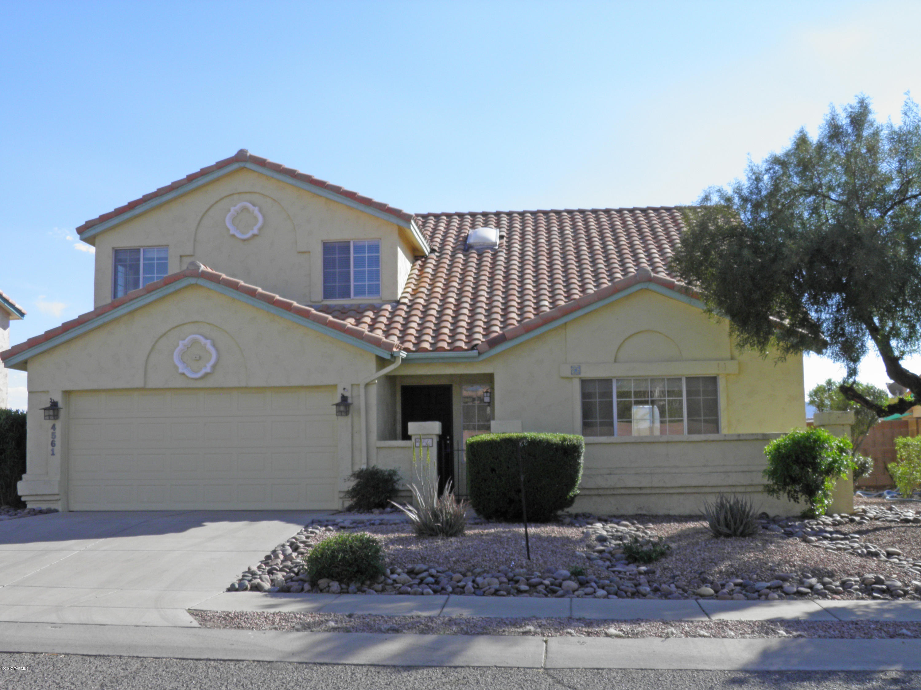 Beautifully kept and freshly painted inside. 3 beds 2½ baths on a huge lot with sparkling pool, fully fenced yard and double car garage with storage/work area. This open floor plan has living/ dining room and soaring ceiling. Kitchen with breakfast counter, bay window eating area and walk in pantry. Spacious family room with fireplace and walk out to a covered patio. Laundry room with extra cabinets. Main bedroom with walk in closet, main bath with garden tub, walk in shower and dual vanity. A/C compressor replaced about 2 years ago. 2015 pool retiled, deck refinished and new pump. 2016 new pool filter and wiring. Disney characters in pool area for annual Christmas Display convey ''as is''. No Homeowners Association fees.