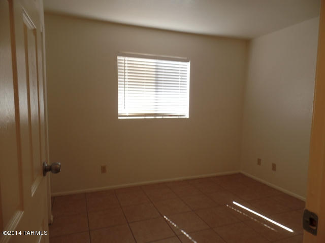Glenn Campbell Apts (1-8) - Residential Lease