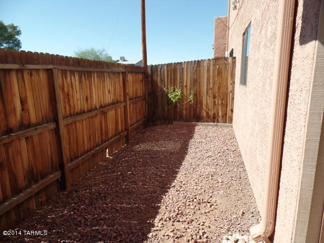 Glenn Campbell Apts (1-8) - Residential Lease