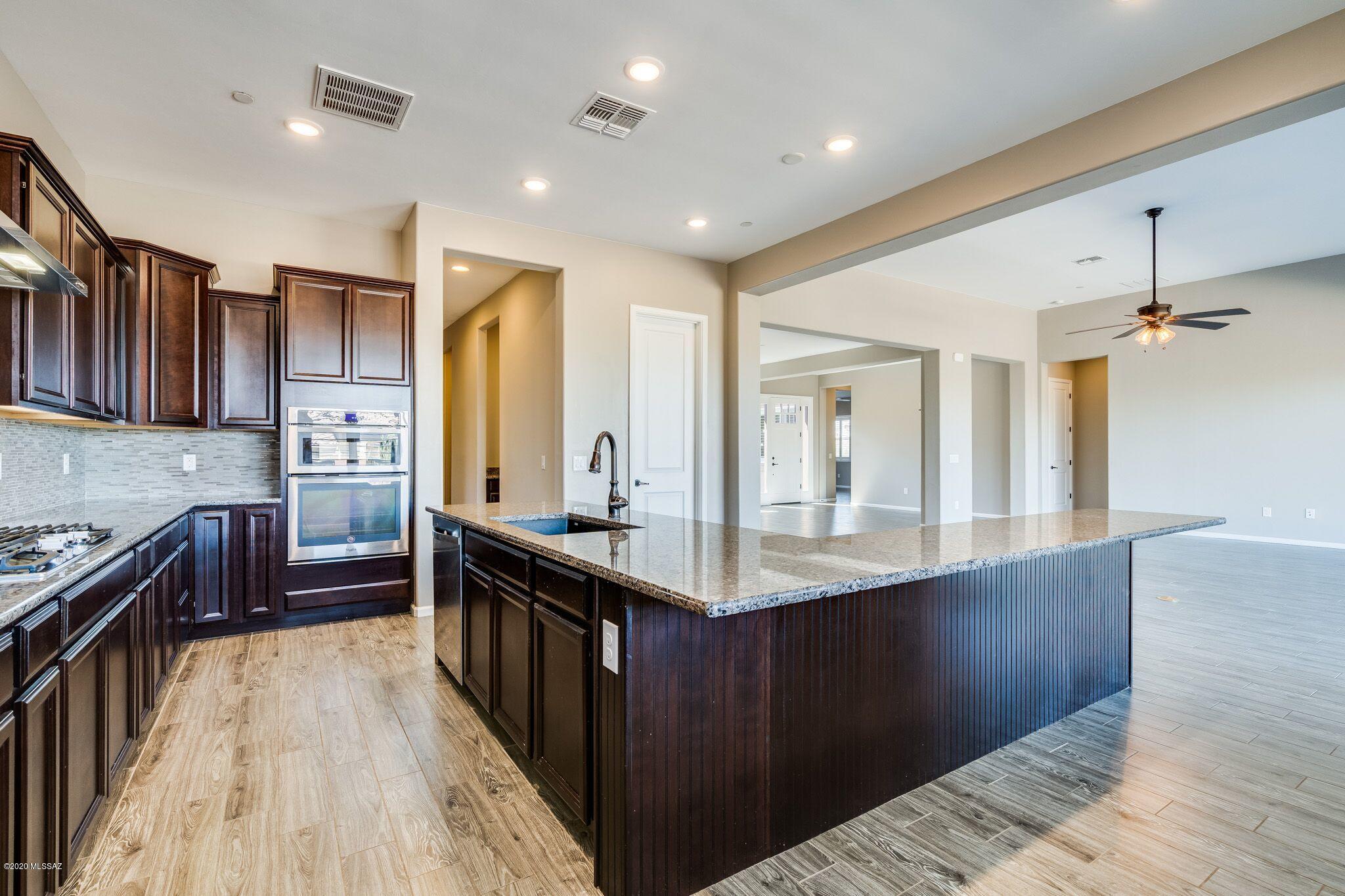 Golden Barrel Place At Dove Mountain SQ20141710079 - Residential