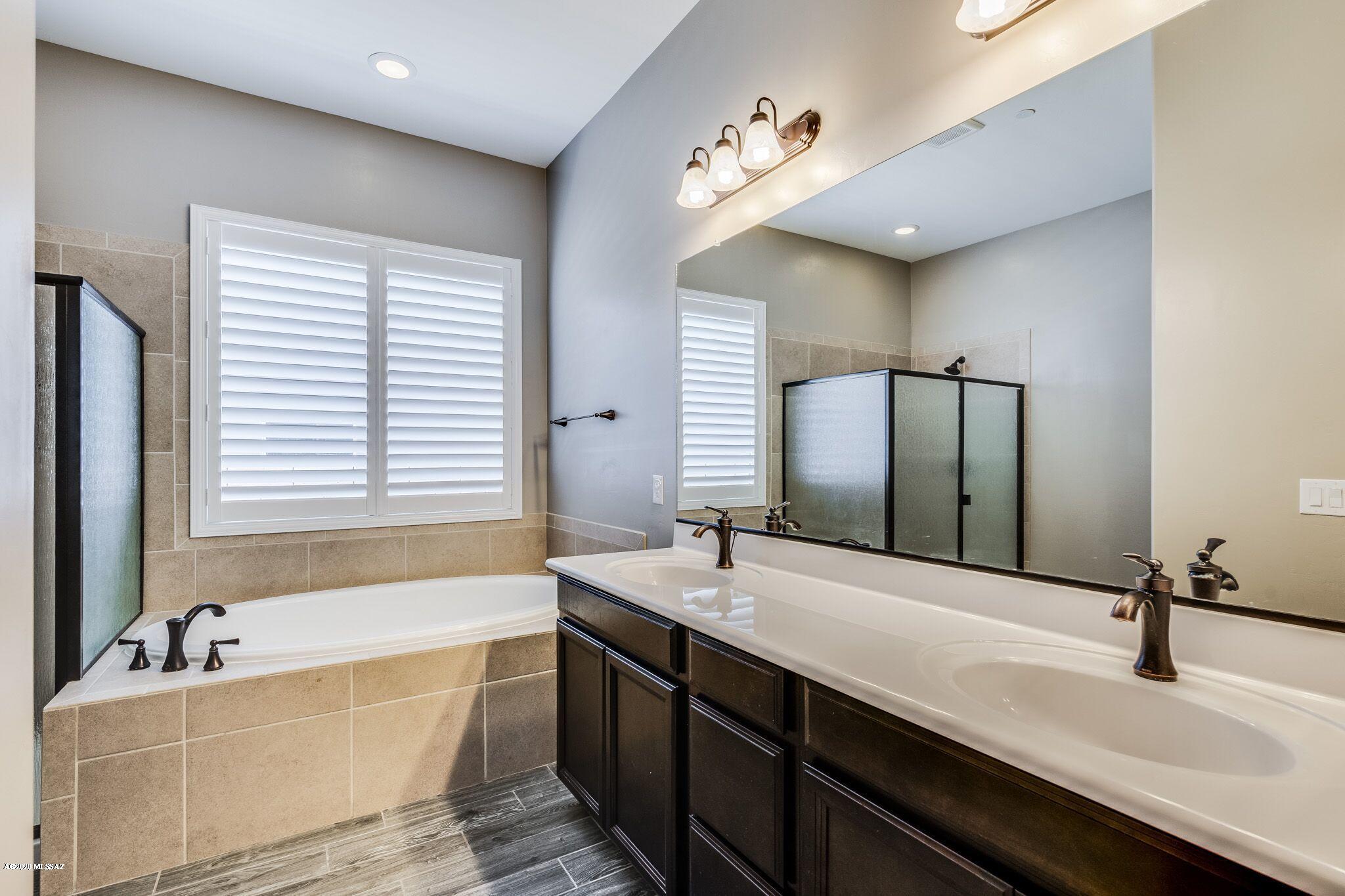 Golden Barrel Place At Dove Mountain SQ20141710079 - Residential