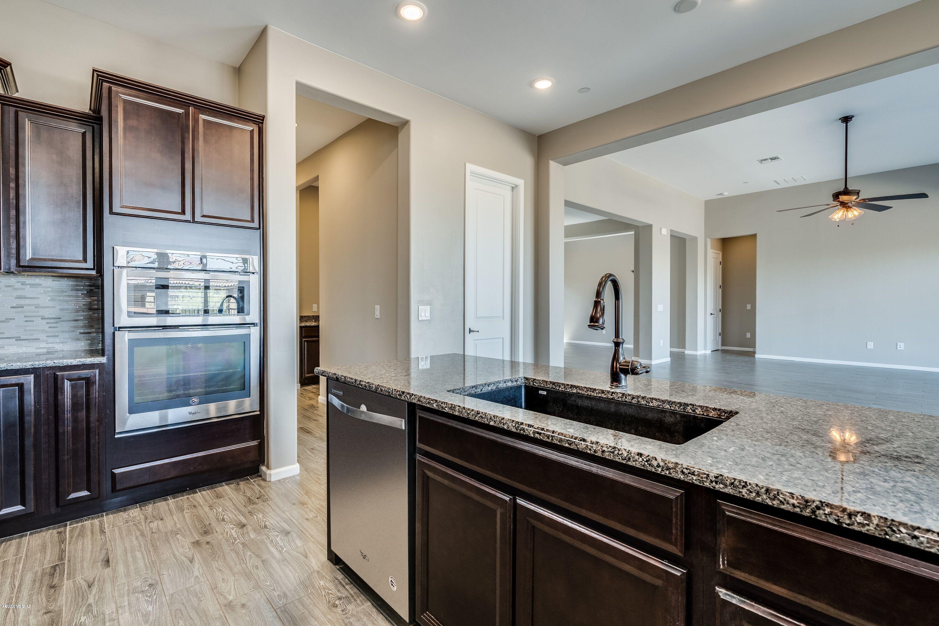 Golden Barrel Place At Dove Mountain SQ20141710079 - Residential