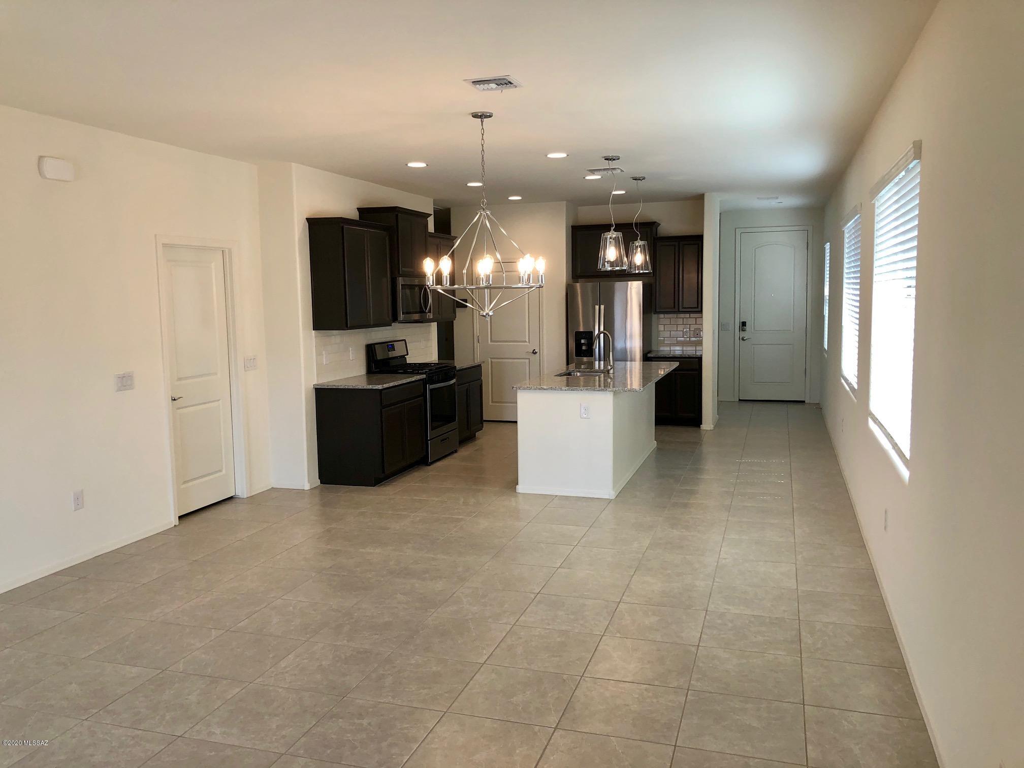 La Estancia De Tucson (1-330) - Residential Lease